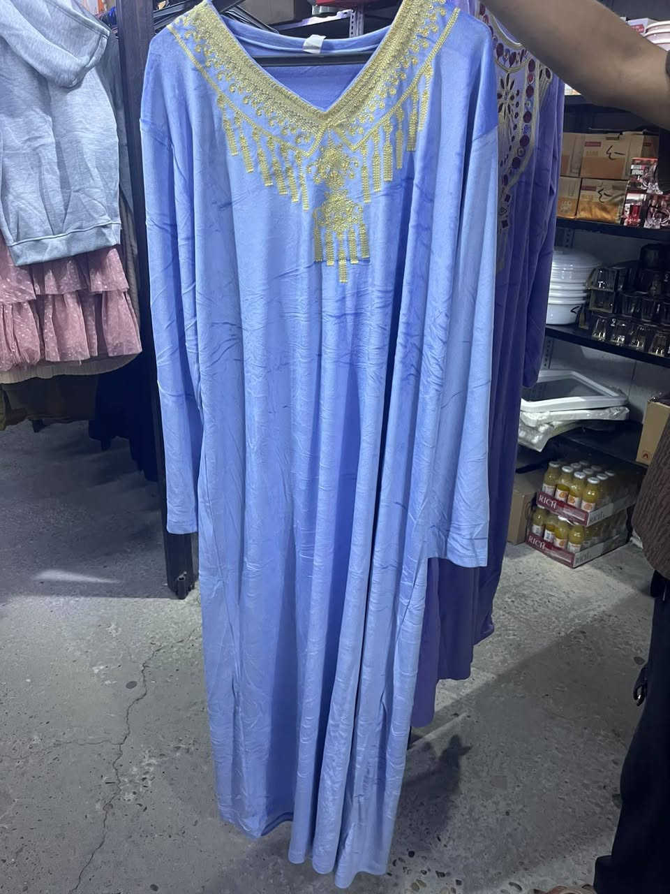 بسم الله وعلى بركة الله 
تم فتح بضاعه جديده 😍 
دشداشه قديفه نسائي 
سعر القطعه ب١٠
كل اربع قطع ب٣٠ 
العنوان فلوجه حي الضباط شارع المستشفى مجاور دكتوره محاسن اسم المحل مجمع الأخوين للتبضع المنزلي متواجدين لساعه ١٢ليلا
