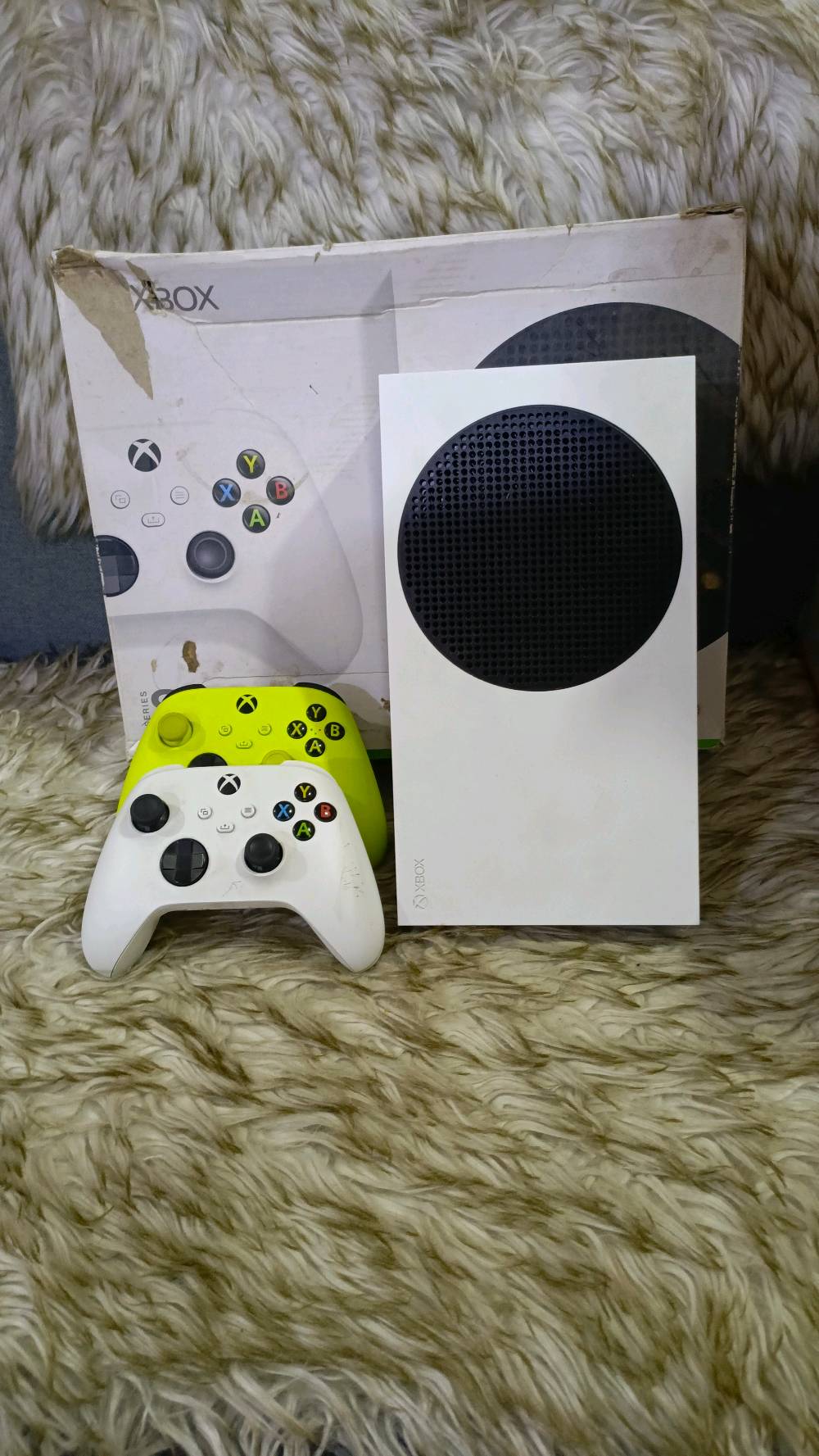للبيع : اكس بوكس سيري اس 
الذاكره : 512
اصدار :  2024 
يدا🎮 اضافيه لون فسفوري 
ما مفتوح و لا مصلح و استخدام شخصي افحص و اخذ مستخدم فقط شهرين و باقي الوقت متروك و اليدا كذلك نفس النضافه معه الكارتون معه ملحقاته كامله 
لتواصل 🚨🚨🚨***********