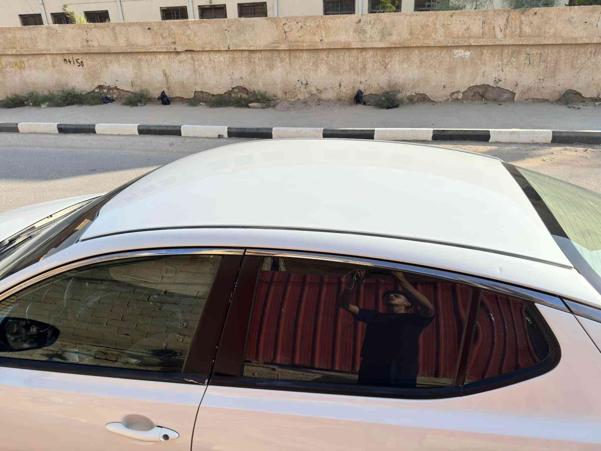 كيا اوبتيما موديل 2012  خليجي كفالة عامة فقط اشبر بارد بالجاملغ الخلفي بدون صبغ مثل ما وضح بالصوره رقم بغداد مميز 
السعر 130 وبيها مجال بسيط
العنوان : ذي قار 
 للاستفسار ***********

