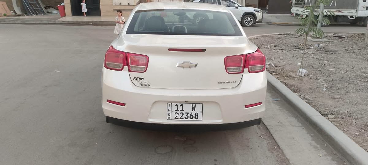 بيع او مراوس 
السلام عليكم اخواني السيارة للبيع ماليبو 2014 فئه LTZ PLUS الوان ابيض صدفي فول 1/1 سياره ماشيه 200 الف كيلو رقم بغداد فول اعلى فئة تجي بالماليبو المقدس مكينه 2500  تنفس طبيعي الحديث بضبط 

المواصفات سلايت طكتين كشنات جلد كهرباء غرفه لوان اسود ودشبول لونين هم شاشه جبيره قلابه + قاصة وشاشة اعطال + كامره دواره رادار امامي وخلفي وجانبي تحديد مسار ونقطه عمياء نضام ملاحه مسجل ماركه pioner فول صوتها 9 دمامات بلادي بصمه تشغيل و4 بيبان  بصمه وصندوك بصمه ويل 19 بلاد رياضي جان بيه بس بدلته بويل كمارو 18 تاير 235/50/18 علمود الطسة تخم جديد دبل كزوز نضام ترحيب لايت عدسه  بلاد كشن ذاكره خزن + ستيرن متحرك اشاير مري + مري قلابه ويه RوD تحكم ستيرن فول + كروز سرعه بك لايت لد سوار بلادي قفل اطفال بلباب + اناره لد بلبيبان وبالدشبول بلادية سيارة جديدة 

حادث شويه بل دعاميه اماميه صور الحادث مع التقرير على الخاص
الاتصال على الرقم ***********سعر ها 110 ورقة وبيها مجال 

مكان بغداد اليوسفيه ناحية الرشيد

