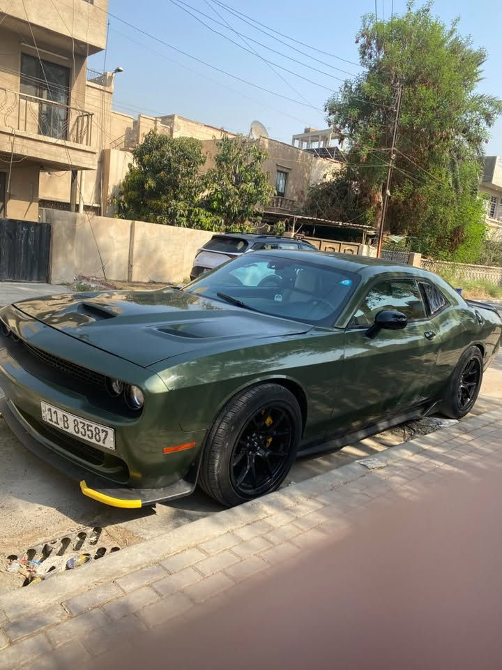 جالنجر موديل 2019
مااشية 80 ميل 

6 سلندر 

Sxt مواصفات عادية 

سيارة جاهزة من حدادية من كلشي بيها ملاحظات بسيطة كلش 

رقم بغداد 

سيارة بامريكا حادثها بجم 

وبالعراق صار بيها طخات هم 

وابيع حزام حتة ما اتعب احد 

واذا اكو مراوس هم ميخالف 

السعر 135 وبيها مجال
التواصل 
***********
