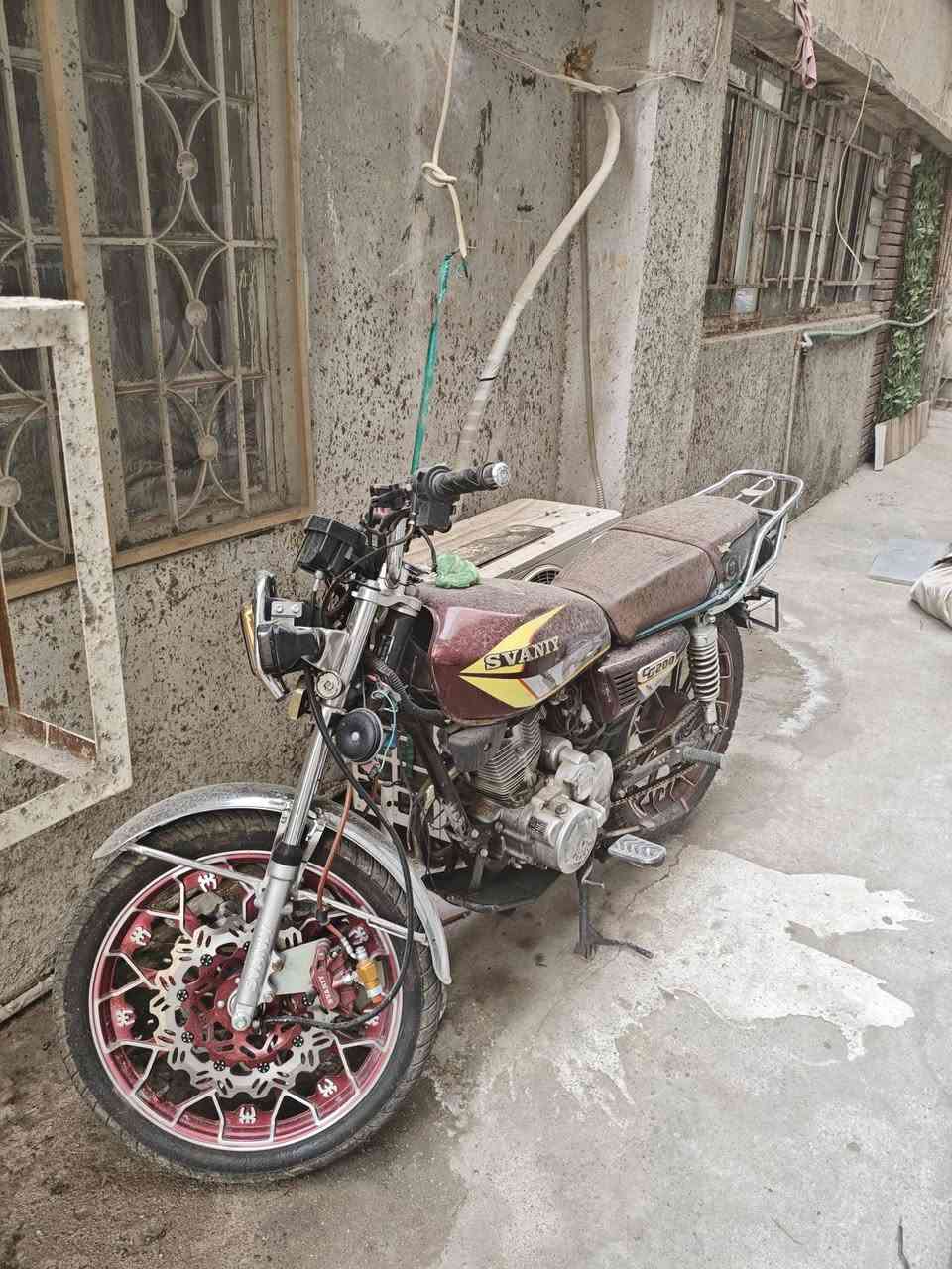 سيفان • ٢٠٠ • طافيه