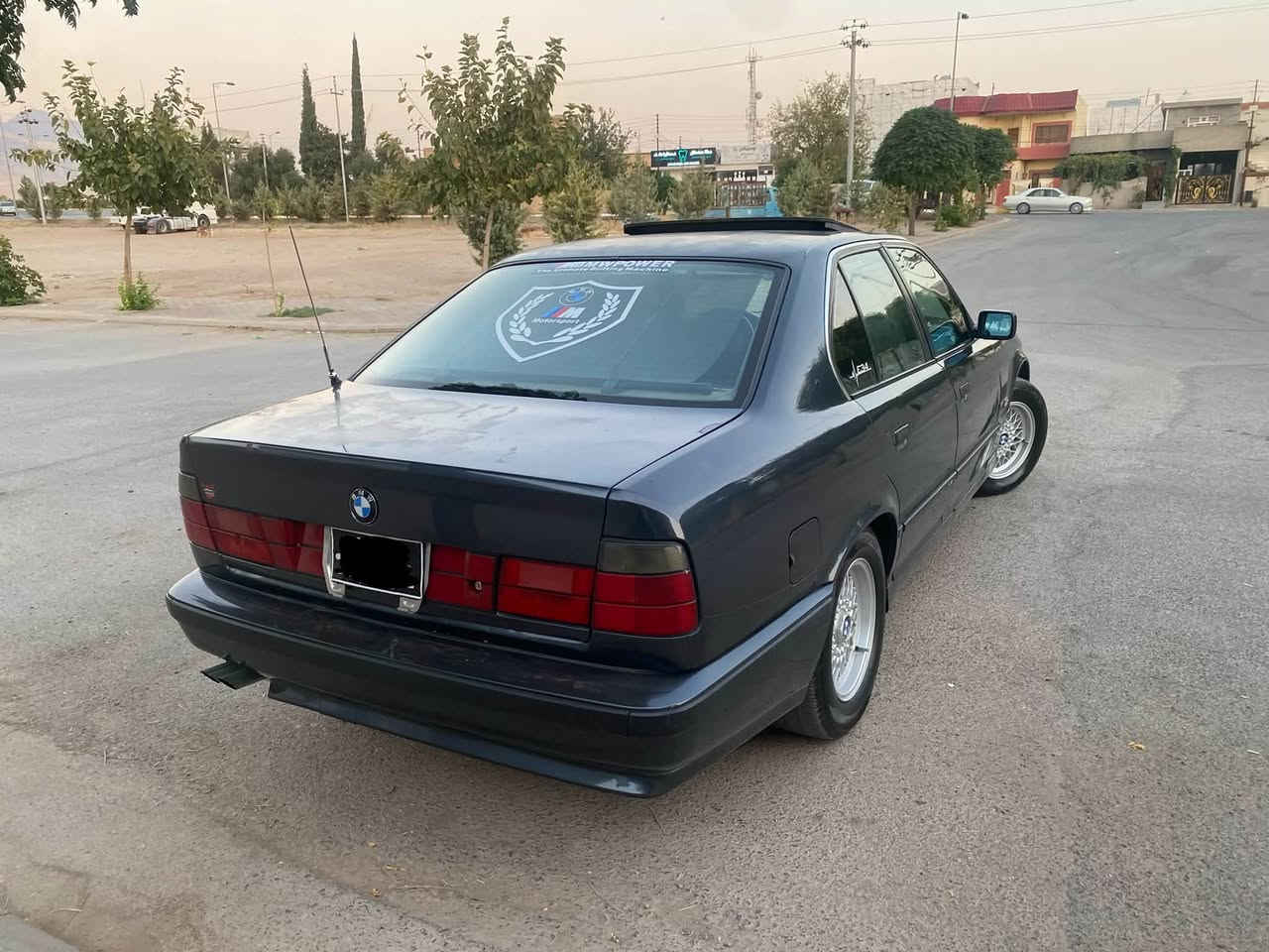 بيئيم بؤفرؤشتن بيلاد ٥٢٥ تؤماتيك ٩٥ فول فول ئارم پلاسيك هه ولير به شه رتي ئه وه لياتو موسو براوه مواسه فات سلايت كوشن جلدو هيته ر ئاوينه كاره باي جام كاره با فؤرميگاو ده بل ئيرباك ABS كامل كراوه به M چوار تايه ويلي لؤكي له ژيره گيرومه كينه و ته قه و ره قه و كاره بايو قوه ت به شه رت سه ياره كه نمونه يه له جواني هين ماله كامل مه سره ف كراوه سعري ٤٩ گه لاو كه مي مه جال (***********)***********
