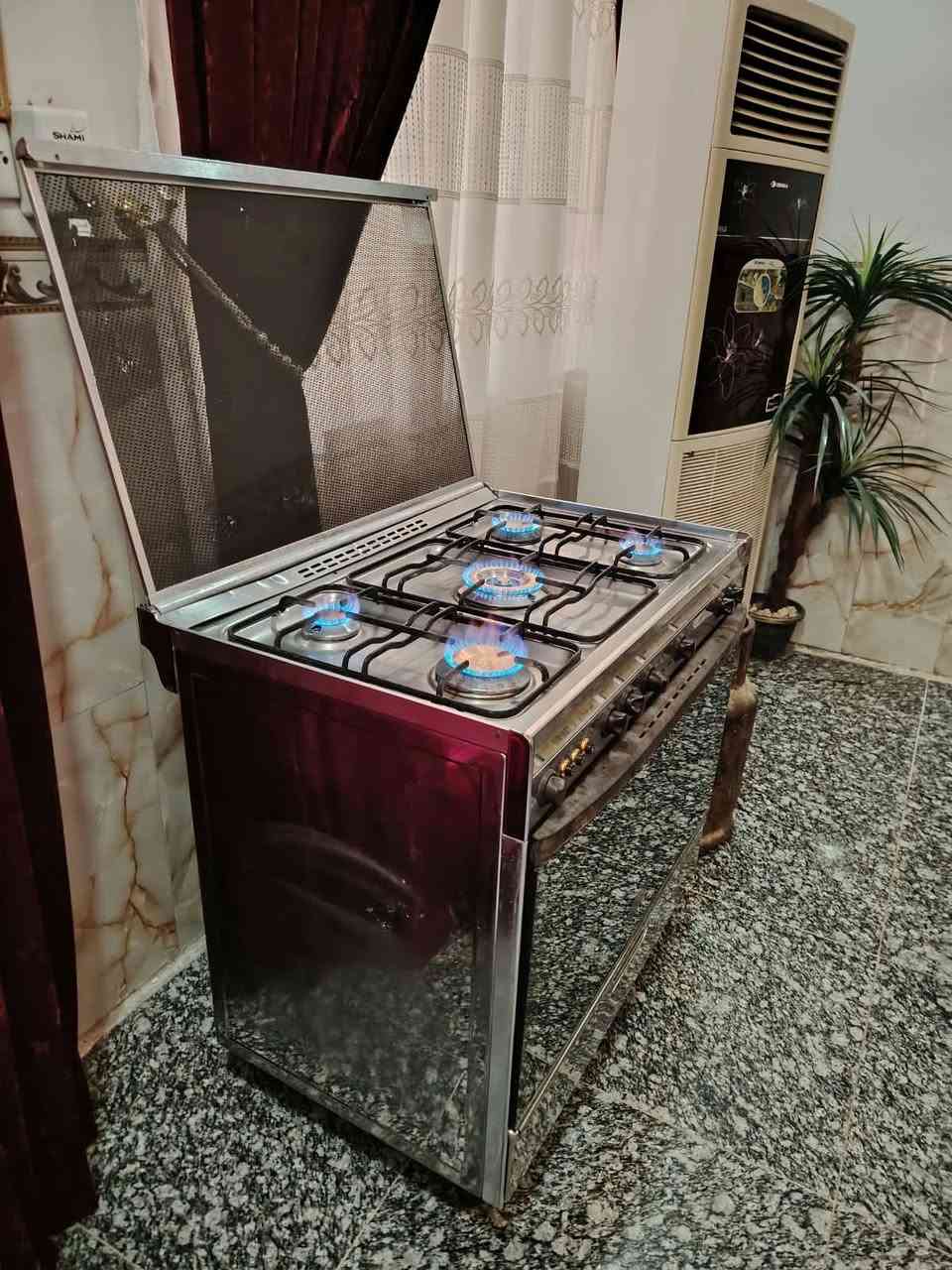 السلام عليكم طباخ مصري كريازي للبيع خمس مشاعل نضيف جدا تجي تفحص وتاخذ نار 🔥 افران كله فول♨️ داخل خارج نضيف💯 العنوان بابل مركز هاتف 📞 ***********

