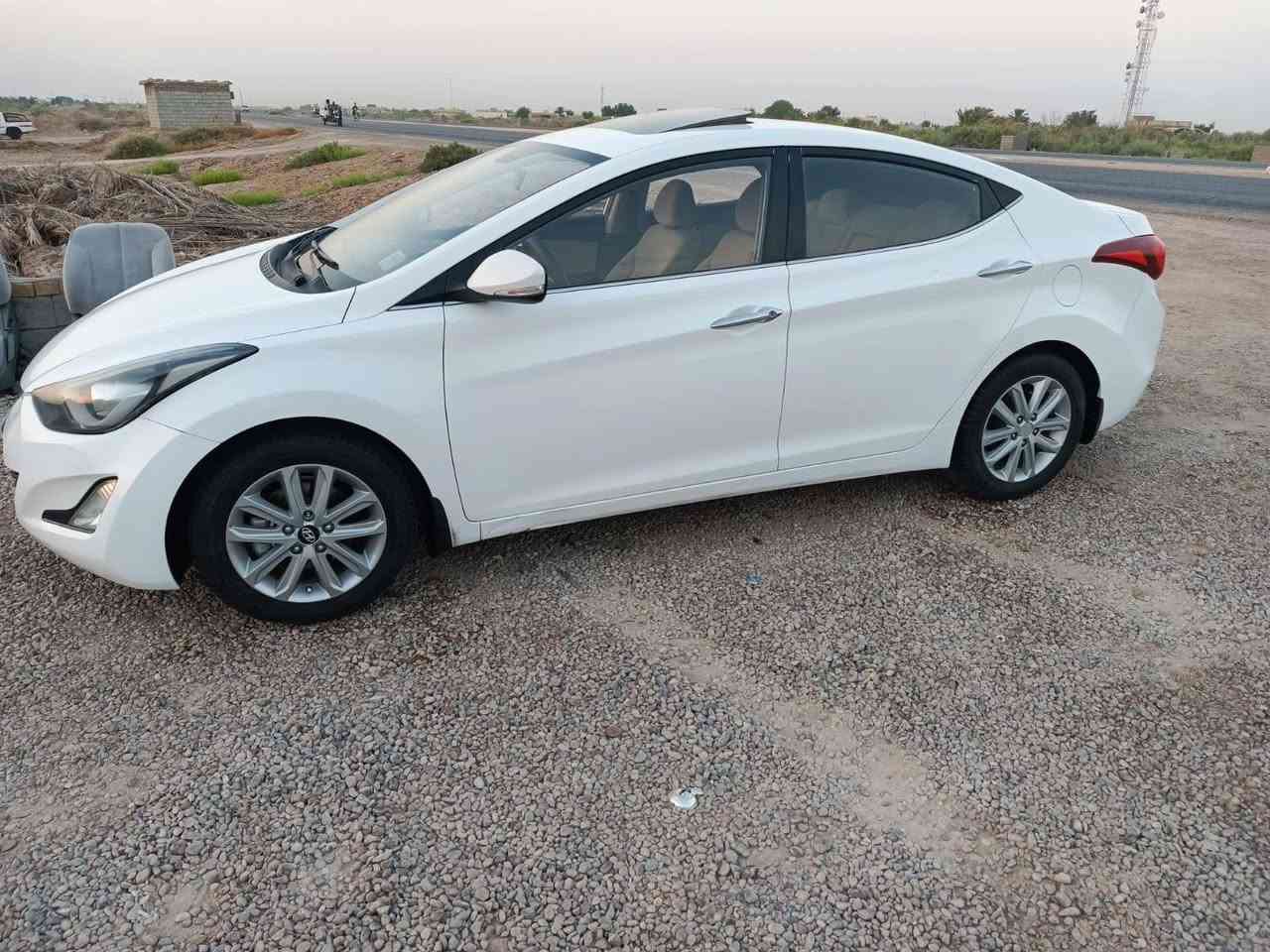 السلام عليكم هونداي النترا 2016 وارد خليجي حره تحويل مشروع وطني بيها رشه جاملق الخلفي السياره كفاله من البارد والفتح والتبديل جاهزه من كل شيء فول مواصفات محرك 1800 مكان السياره ناصريه الاستفسار عن الرقم,/*********** السعر 125 وبيها مجال
