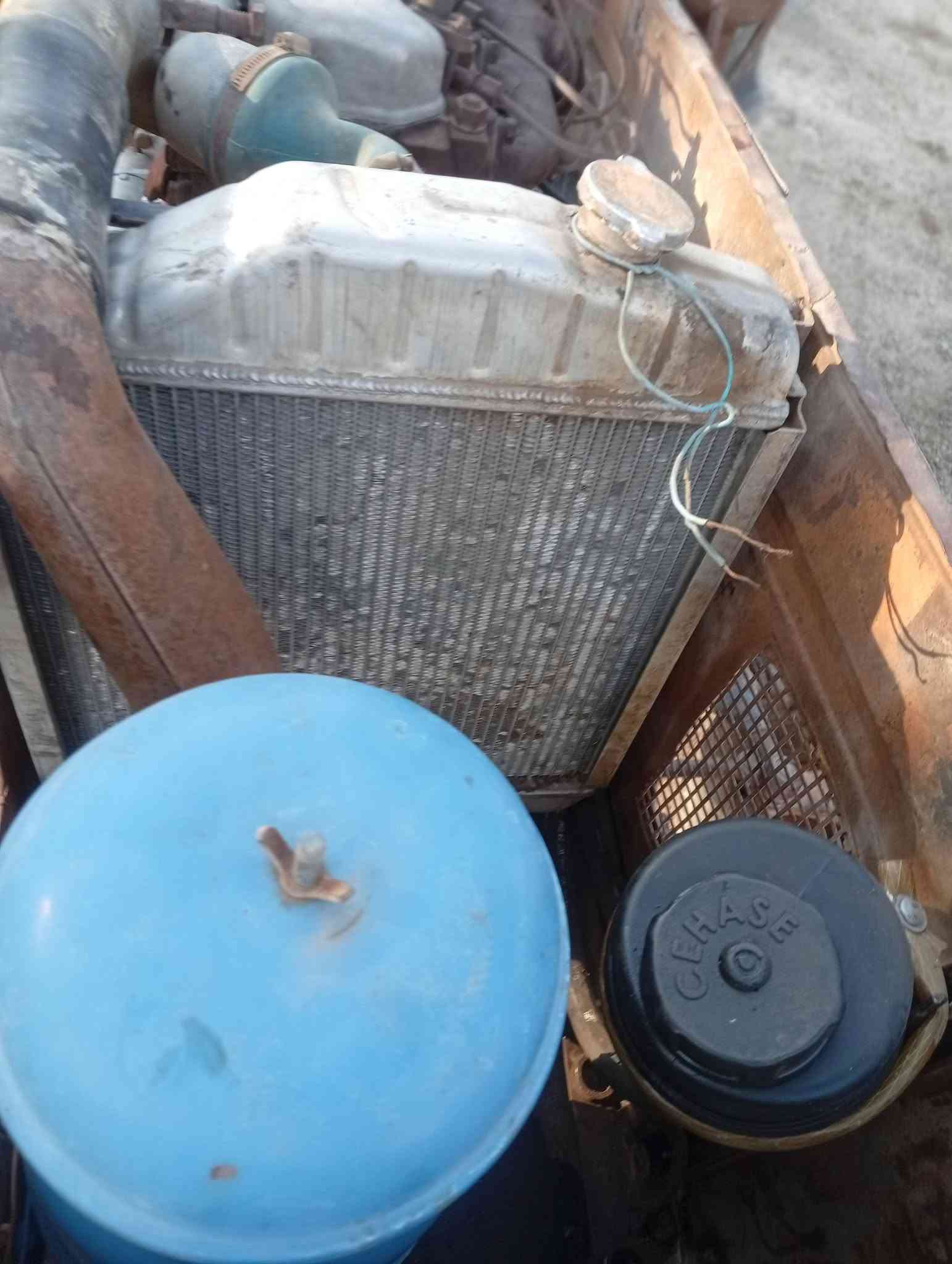 السلام عليكم عنتر للبيع 84 بدون بدون مكفوله كفاله عامه نكره سلف محرك بم جهاز رفع كير اكسن مكفولات.        تايرات جدد  المكينه بلاديه شركه مال جناي                السعر 4/250 وبيه مجال مكان بابل القاسم ناحية الطليعه                   👈🏻***********
