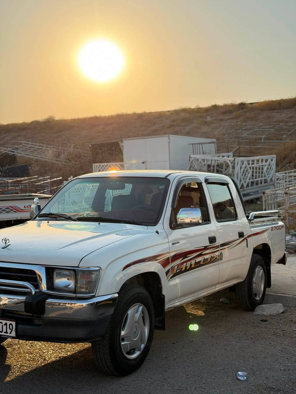 السلام عليكم بيكم تيوتا موديل 2000 سنوية رقم جديد كوبون بانزين موجود السيارة كير محرك شرط ما مفتوح بلادي صبغ مابيها بيها 3 مكانات بارد فقط مكفول من الفتح والمعجون والضربه تبريد بشرط صدر مابي عيب دسكات بانزات كله جديد السيارة كلها مثل ما تشوف واحلى داخل احمر بور ستيرن جوم كهربائي مكان كركوك 
الرقم ***********

