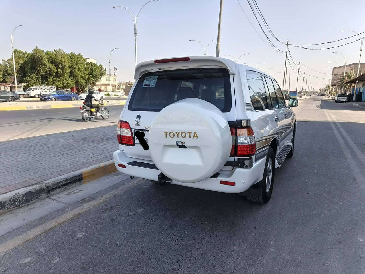 لاندكروز • غاز • قير ومكينة