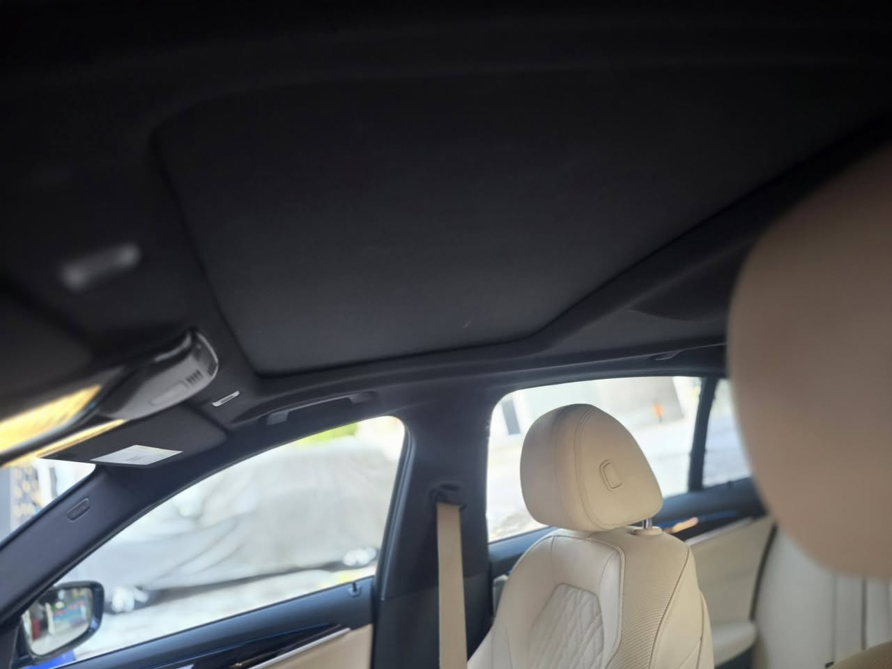 🚘 للبيع BMW 530e xDrive موديل 2023
السعر 34 الف 
ماشية فقط 75 ألف كم ✨
سيارة فخمة ورياضية واقتصادية، تجمع بين محرك بنزين تيربو ومحرك كهربائي (Plug-in Hybrid).
🔹 موديل 2023
🔹 BMW 530e xDrive
🔹 ماشية 75,000 كم
🔹 محرك 2.0 لتر تيربو + كهرباء
🔹 قوة إجمالية حوالي 288 حصان
🔹 دفع رباعي xDrive
🔹 جير أوتوماتيك 8 سرعات
🔹 شاشات رقمية
🔹 داخلية جلد لون فاتح
🔹 إضاءة داخلية
🔹 كاميرا وحساسات
🔹 أنوار LED
🔹 سيارة فخمة ومواصفات مميزة 🔥
📞 للاتصال والاستفسار: ***********
