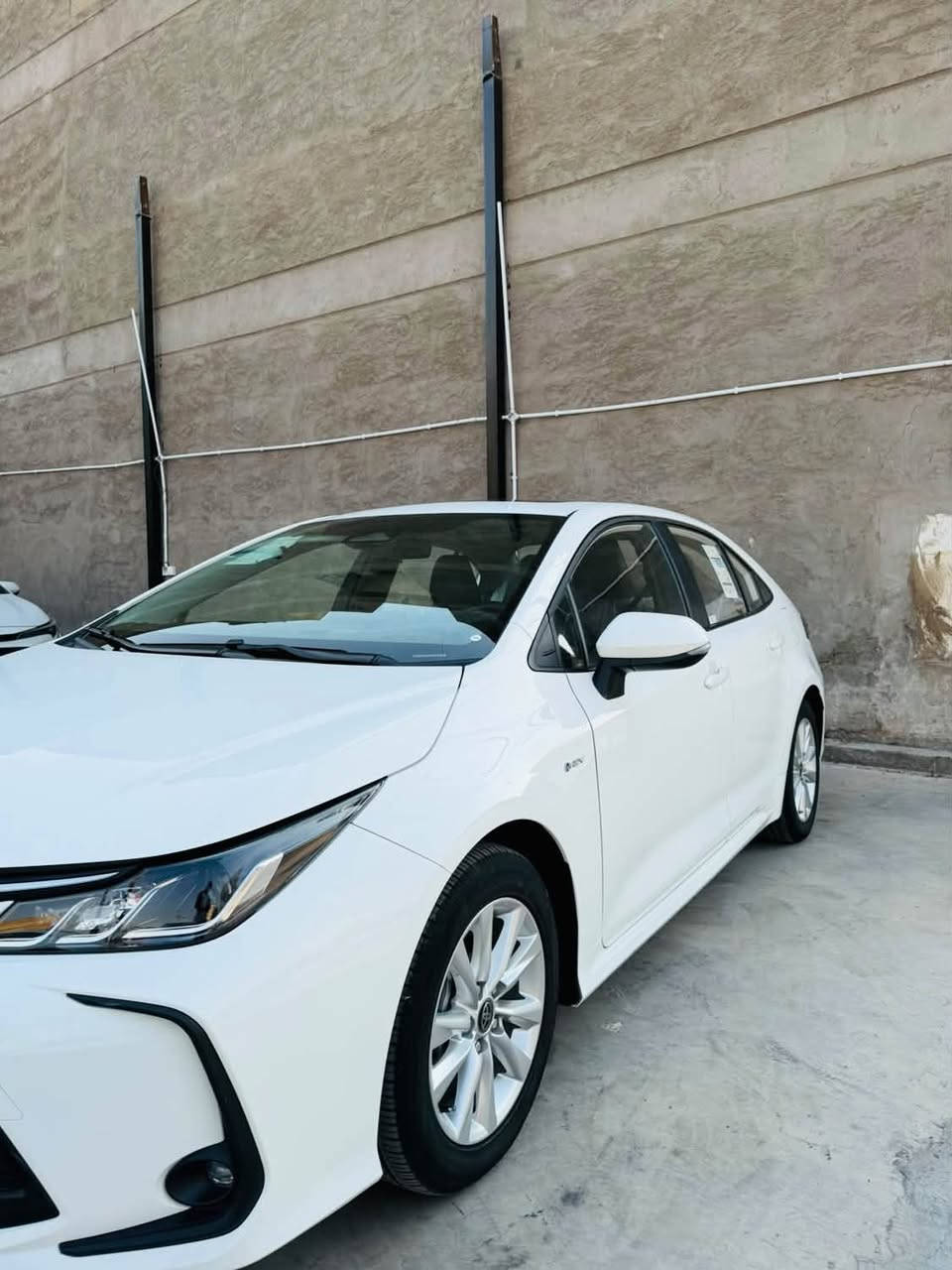 كورلا خليجي. موديل 25 ماشية 7000 زيرو
فول مواصفات  فقط بدون كرسي كهرباء  فتحة كراسي جلد مكفولة كفالة عامة فقط بيها بارد اربع اصابع تقريبآ بالجاملغ الايمن موضح بالصورة بدون صبغ وتبديل فقط وباقي المواصفات المعروفة بالكورلا الصيني الشكل الخليجي الهايبرد 
للاستفسار 
***********
بغداد الكرخ
