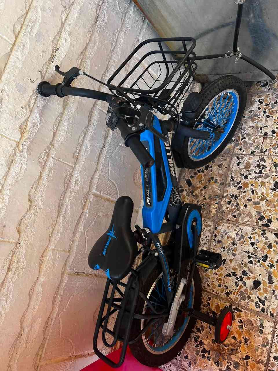 بايسكلات 2 ولادي وبناتي وزحليكة للبيع
حتى ماطالعين بيها بشارع ابد و زحليكة للبيع 
كلهن سوى ابيعهن ب150 كلهن 
مكاني جسر ديالى 
***********  اي استفسار هذا رقم صاحب الاغراض
