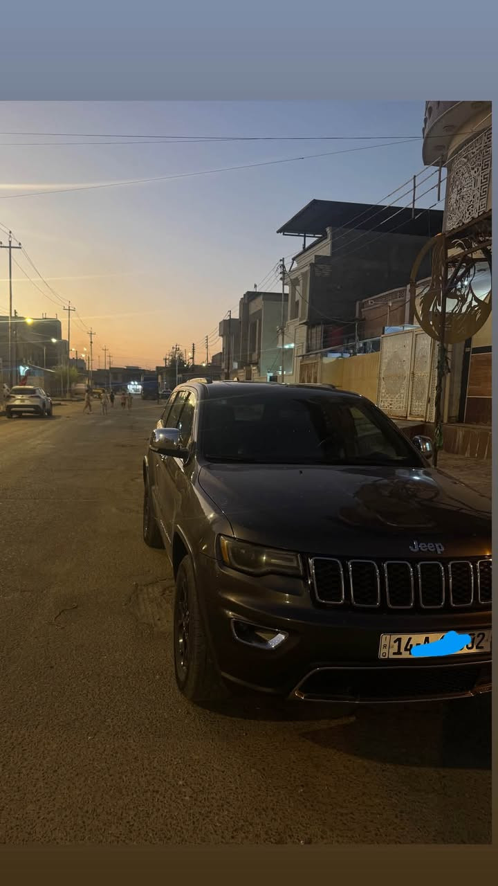 السلام عليكم
جيب غراند شيروكي لمتد ٢٠٢٠ 
حساسات جانبية رادار خلفي 
تشغيل عن بعد 
المحرك ٦ سلندر اللون رمادي غامق 
ماشية 47
سيارة كلش حلوة ونظيفة وارد امريكي 
كفالة گير ومحرك سيارة نظيفة فقط باب كلير من الشركة شرط الفحص
السعر 235$
الرقم بصرة ثاني يوم تحويل
العنوان البصرة الحكيمية
***********
***********
