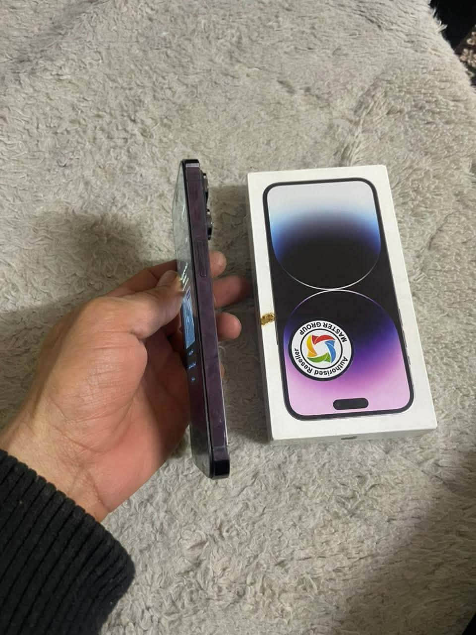 سلام عليكم شبابنه الطيبه 14 Pro Max
 ذاكره 256 بطاريه 100 مبدل و مبدل شاشه جهاز يخبل فيس ايدي شغال تجي تفحص و تشوف جاهز يخبل كارتونه موجوده سعر 575 و بي مجال للطيبين رقم *********** بي وتساب

