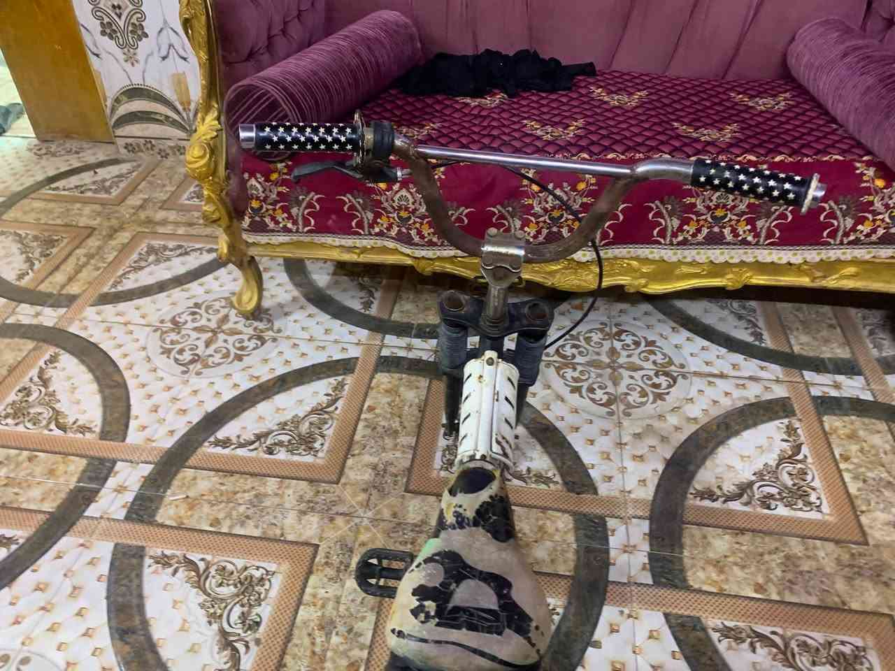 بايسكل  نضيف لسعر 40بيه مجال لعنوان زبير ***********
