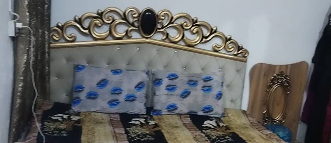 غراض للبيع  كنتور مع ميز تواليت مع تاج جربايه فقط وكومديات ثنين وكاونتر مع سنكي ومعلق بابين وطباخ جديد مع الميز  بسعر مناسب ورمزي
للتواصل اتصل ع
***********

