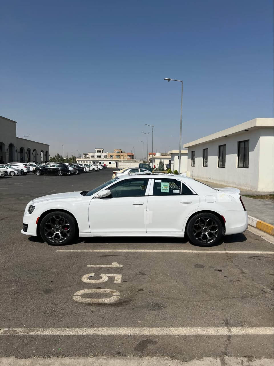 کوردی-عربی

🚘 للبيع Chrysler 2018

- الموديل: 2018
- وارد كندا 🇨🇦
- الممشى: تقريباً 70 ألف ميل
- كلين تايتل ✅
- السيارة نظيفة جداً وحالتها ممتازة
- لا يوجد فيها أي شيء، فقط مكانين صغيرين تعديل
📍 أربيل
💰 السعر: 305
📞 للتواصل: ***********

🚘 بۆ فرۆشتن — Chrysler 2018

- مۆدێل: 2018
- هاتووە لە کەنەدا 🇨🇦
- ڕۆشتووە: نزیکەی 70 هەزار میل
‏- Clean Title ـە ✅
- سەیارەکە زۆر پاک و دۆخی زۆر باشە
- هیچ کێشەیەکی نییە، تەنها دوو شوێنی بچووک تعدیل کراوە
📍 هەولێر
💰 نرخ: 305
📞 بۆ پەیوەندی: *********** أربيل, العراق

