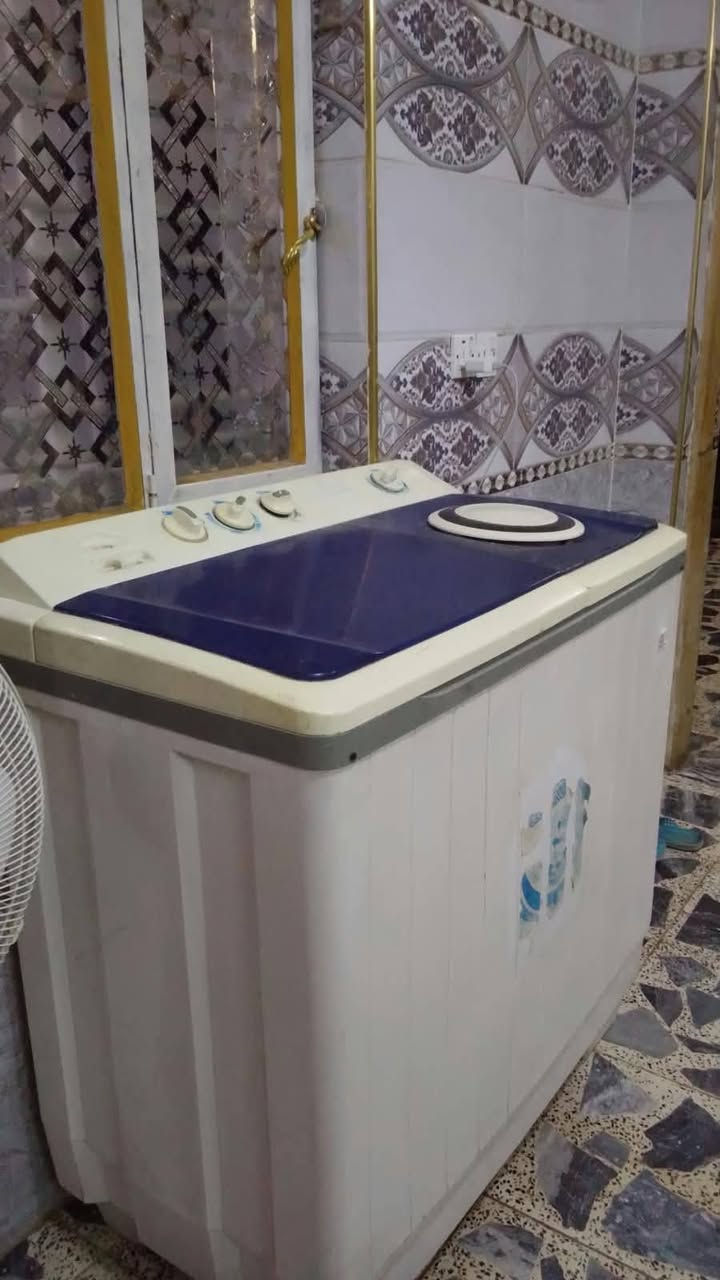 غساله كجم. كلش جبير للبيع سعر ٧٥ الف ول بنكه. ارضيه. شرط شغل ٢٥ الف. عنوان حي الكوفه ***********
