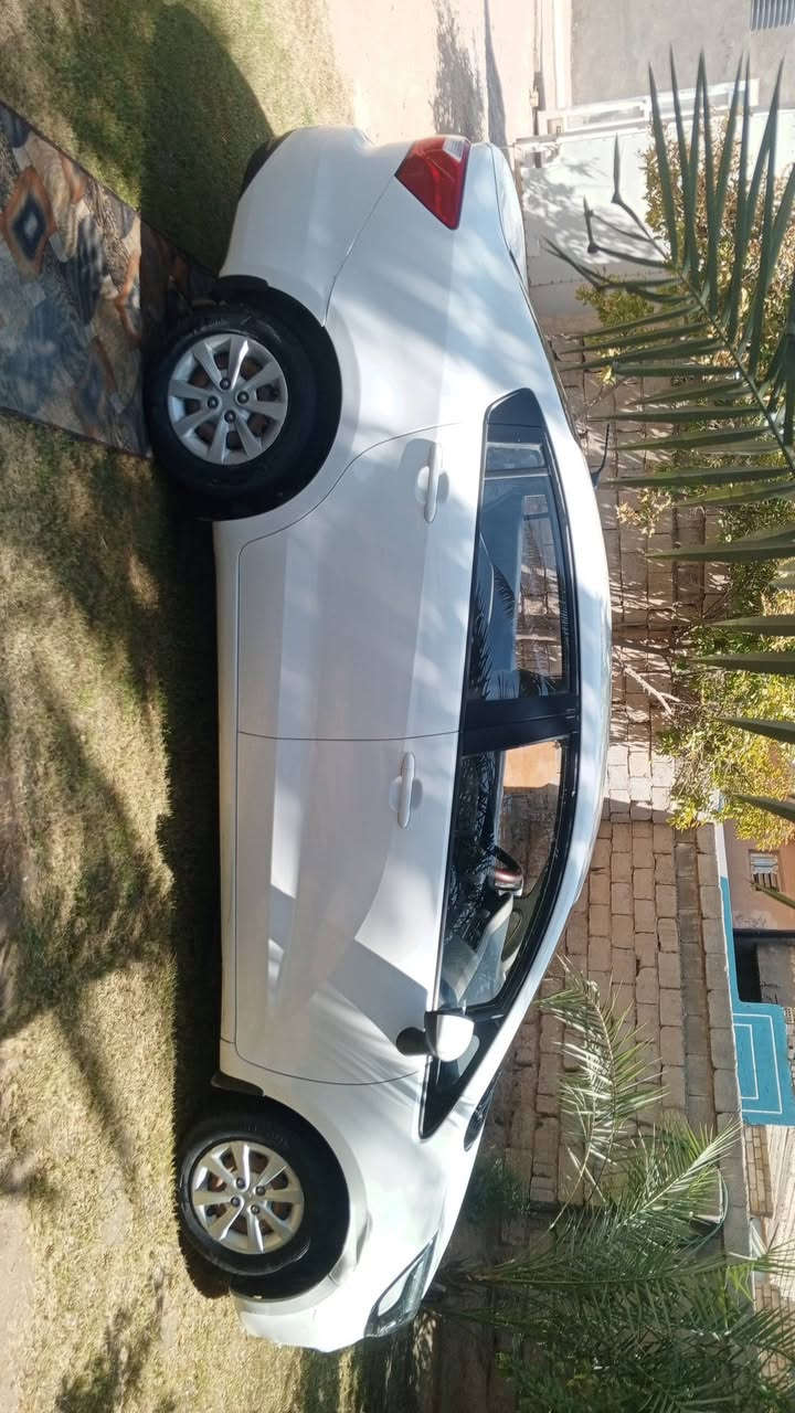 السلام عليكم كيا ريو كفالة عامه  فقط الداير الخلفي صبغ  مكينه 1600  قطرتين موديل 2015 تبريد شغال حداديه فول  السعر 75 العنوان كربلاء 
***********
