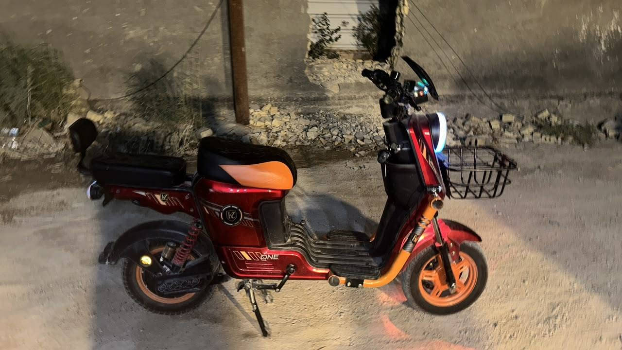 دراجه شحن  ار 9 للبيع نضافه فول  بطاريات  نضيفه الرقم ***********  استفسار عل واتساب السعر 400 وبيها مجال
