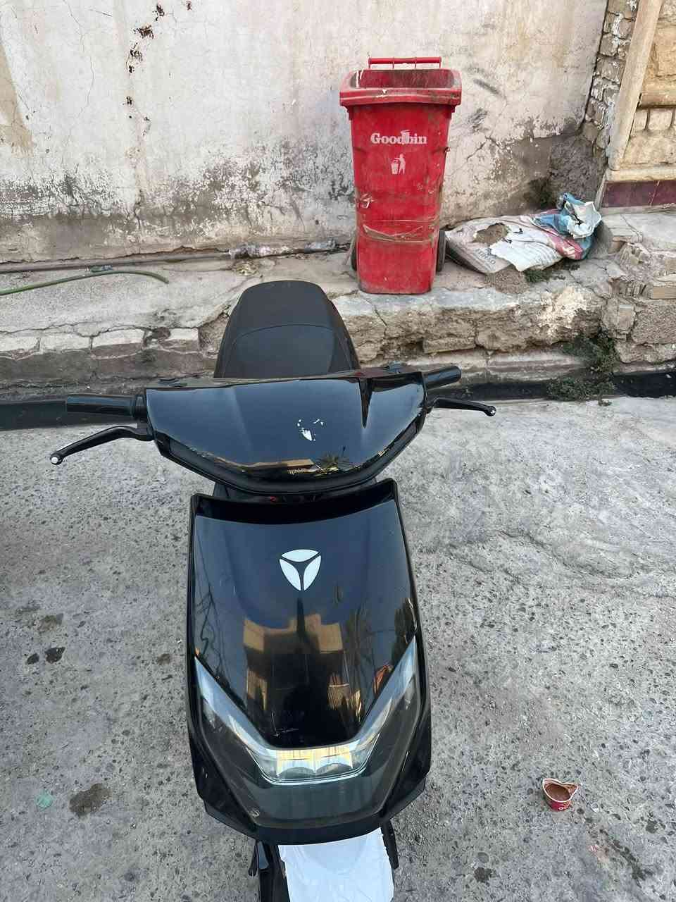 دراجة شحن لبيع YADEA RN بعدهة بالضمان مال بطاريات  سعر 550 بي مجال *********** مكاني ديالى بعقوبة
