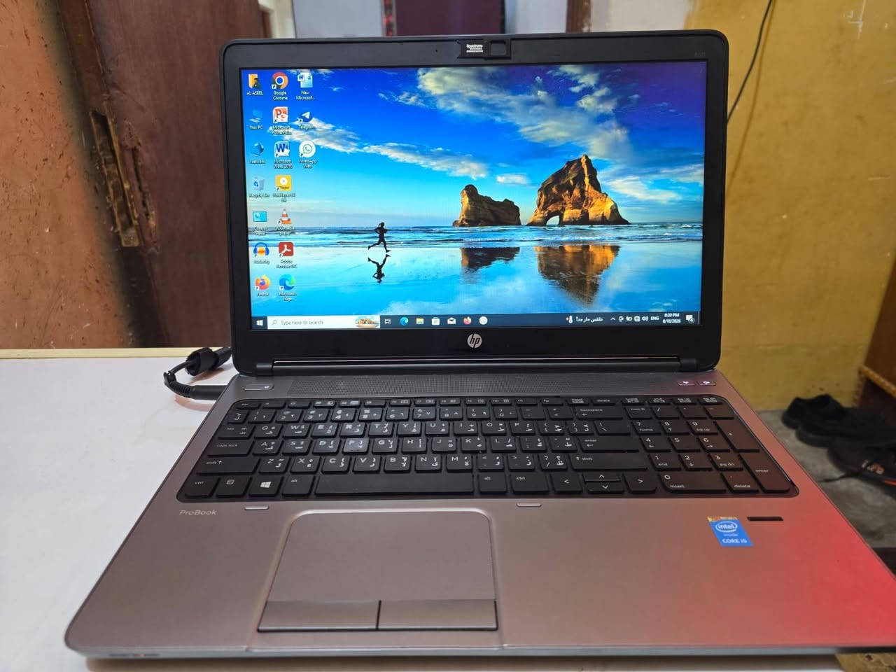 لابتوب hp 
Core i 5 
الجيل الرابع 
نضافه فول كدامك 
مواصفاته. 
عشوائية 8G
هارد 256G
بطاريه 3 ساعات تنازلي. 
مع ماوس باد + ماوس أيسر 
واكيد الشاحنه موجوده. والجنطه الخاصه بالابتوب 
مكاني الفلوجه
السعر 250 الف 
تواصل ***********
