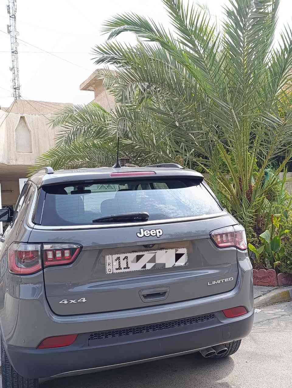 ( مكلف بلنشر )
للبيع  جيب كومباس موديل 2020 لمتد 
رقم بغداد انكليزي ... سنوية باسمي تحويل ثاني يوم  ..... وارد أمريكي لون رصاصي إسمنتي مميز السيارة جاهزة من كلشي بدون اي نقص .... حادث امريكا تبديل بنيد وجاملغ امامي ايمن 

🔹 فئة Limited
🔹 محرك 2.4 لتر
🔹 4 سلندر
🔹 كير أوتوماتيك
🔹 فور ويل 4×4
🔹 تشغيل عن بُعد
🔹 هاند بريك إلكتروني دگمة
🔹 مقاعد جلد
🔹 شاشة + شاشة كيلو متر 
🔹 كاميرا خلفية
🔹 مثبت سرعة
🔹 تحكم ستيرن
🔹 بلوتوث
🔹 تبريد
🔹تشغيل عن بعد 
🔹مقاعد جلد
🔹 هاند بريك دكمه اوتو 

✅ السيارة جاهزة للفحص بأي مكان

السعر 115 وبيها مجال بسيط 

📍 موقع السيارة : [ بغداد / البياع ]

📞 رقم الهاتف : *********** رقم صاحب السيارة
