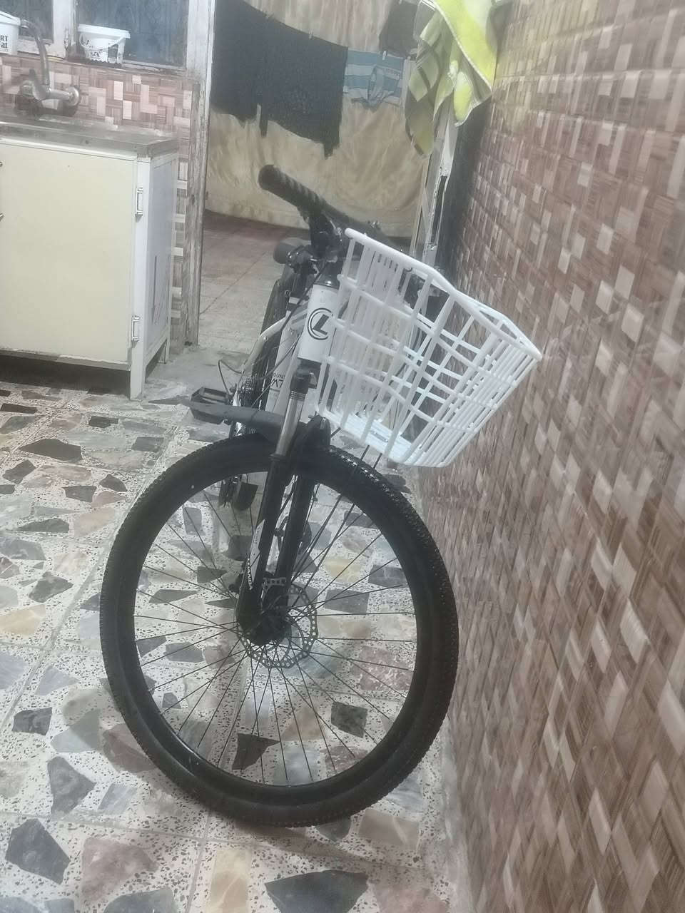 البيع بايسكل نضيف وجديد السعر 75 وبي مجال جديد وما مستعمل ومسعجل علئ بيعته  خاص

نص مكتوب في الصور:
- علي
- 6 سبتمبر، 1:19 م
- مراسلة «رسول ب...