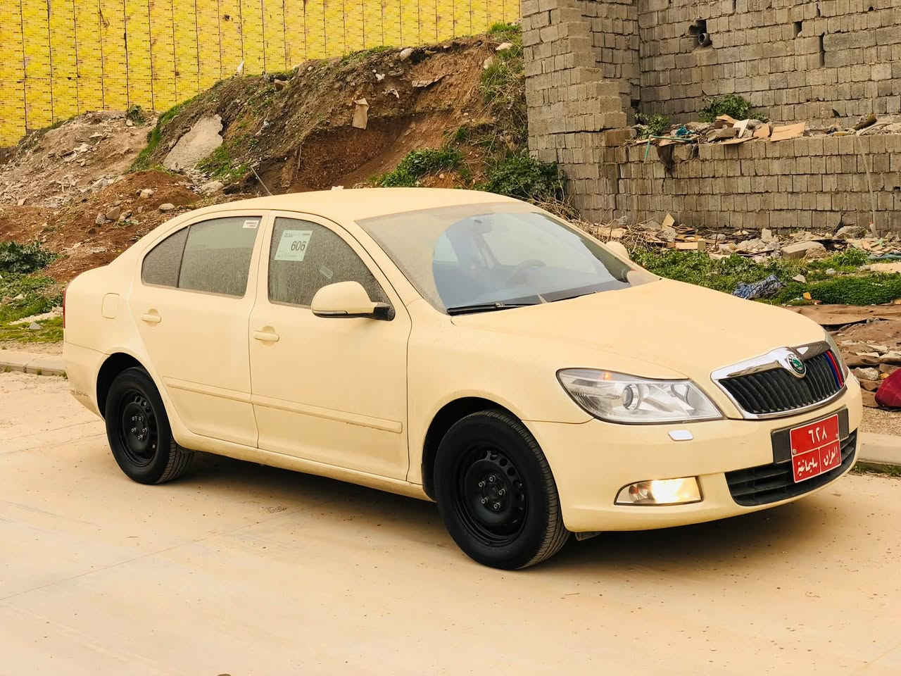 Skoda octavia 
Model 2013 
سکۆدای مەکینە ١٦ گێرعادی سەیارەکە هیچ بۆیاخی نیە  و نمونەیە لە جوان و پاکی ٤٠٠ هەزار ڕۆشتووە و گێرو مەکینەی بیلادیە 
هەرکەس ویستی مەسج بکات ***********
