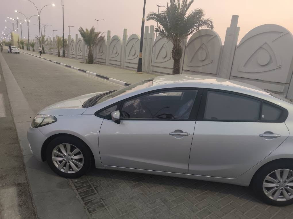 كيا سيراتو موديل ٢٠١٦ خليجي كفالة عامة عدا بارد فقط بقبق الصندوك كد شبر وشوي  مكينة ١٦٠٠ دوش مكينة وكير هم كفالة تبريد ثلج ماشية ١٤٨ الف نص فول تحكم ستيرن مرايات كهرباء السيارة مانقصها شي كاملة للاخير وبأسمي سنوية لل ٢٨ شرط تحويل السعر ١٢٣ وبيهة مجال الشراي يتصل *********** البصرة, العراق

