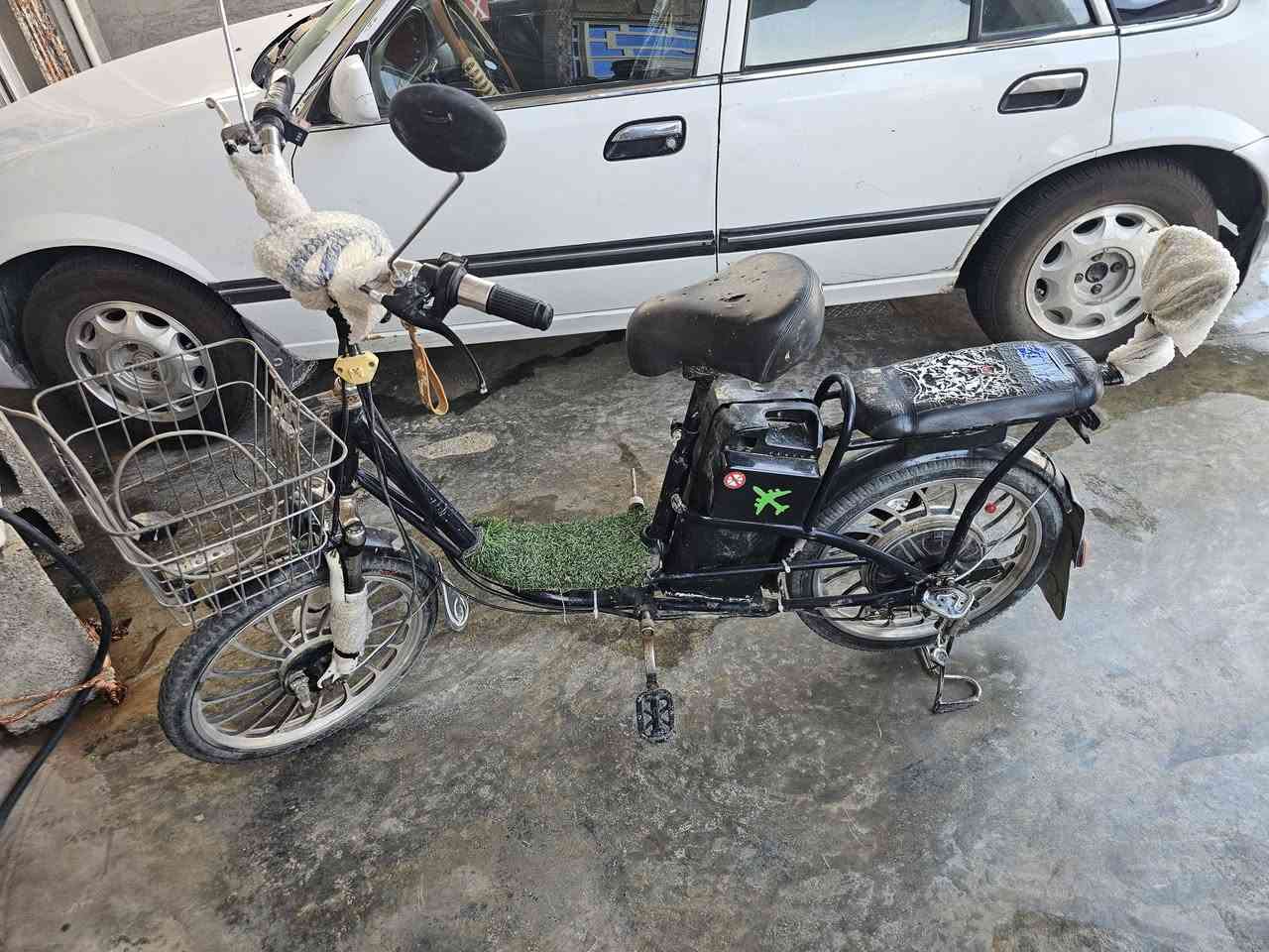 السلام عليكم
دراجه شحن 4 بطاريات فول عالفحص شغاله تمام لايت بريكات السعر 150 
المكان الكرمه شارع عشرين 
 ***********
