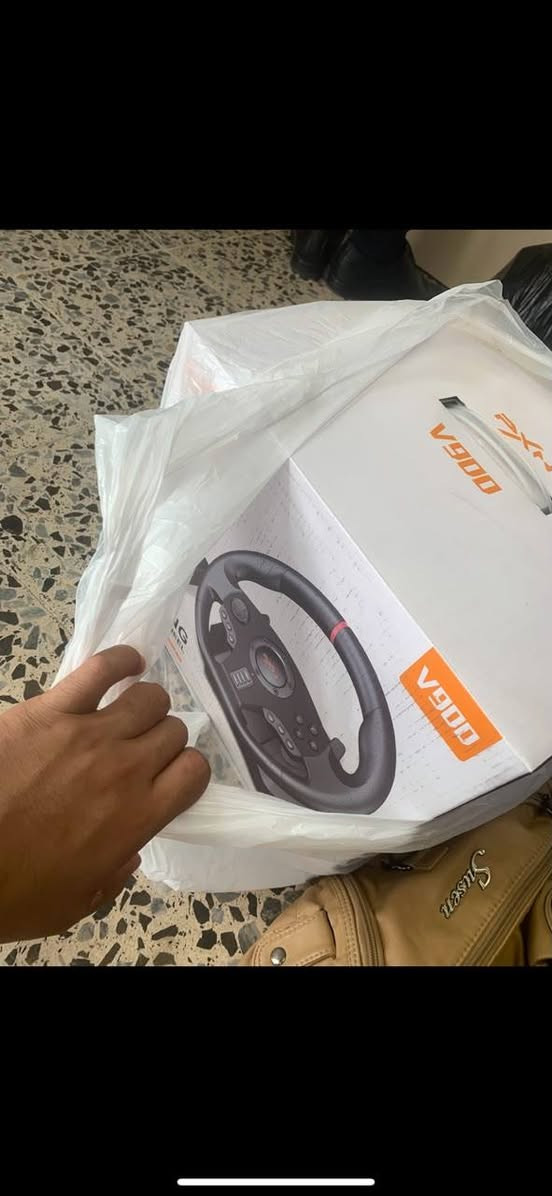 السلام عليكم بلي فور سلم مهكر مستخدم مرتين فقط الجهاز نضيف جدا وياه يدات2وعندي دركسون v900مستخدم مرتين فقط مكان الرمادي تواصل ***********
