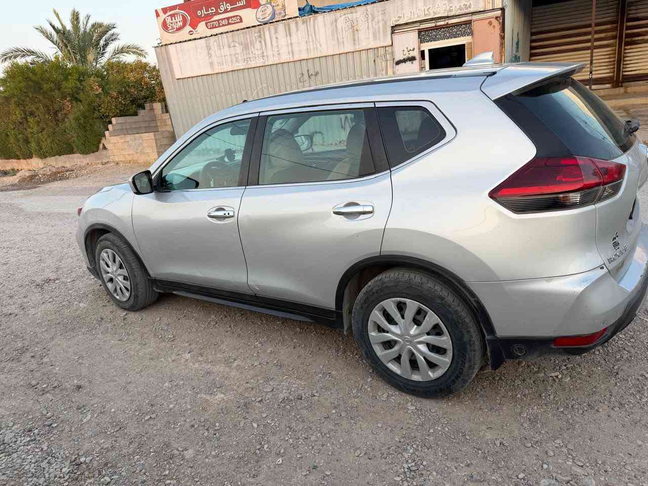 نيسان روج موديل 2018 مكينة 2500 يعني 4مرغوب تحكم استيرن شاشة صغير كاميرة رادار تبريد قطعتين مكينة جديد ضرر تبديل بونيد سنويه جديد بسمي سعر 140$ عنوان ديالى جبارة رقم الهاتف ***********
