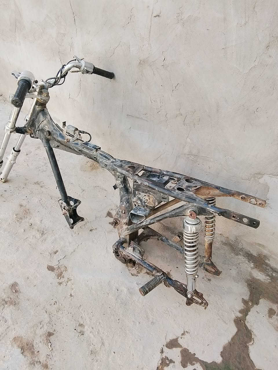 للبيع مكينه جاهزه شغاله أو لشه العنوان المسيب الاستفسار عل رقم ***********
