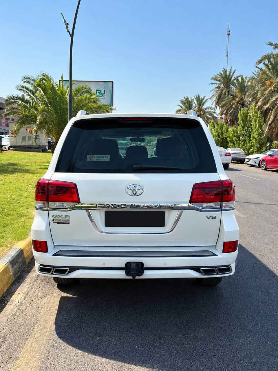 لاندكروز GXR 2021 ساز رقم اربيل فول مواصفات فتحه بصمه ٤ كامرات حساسات امامي خلفي زراكات 8 سلندر 4600 تضليل بالسنويه 
ماشيه97000 مكان السياره بغداد المنصور
رقم الهاتف *********** بغداد, العراق
