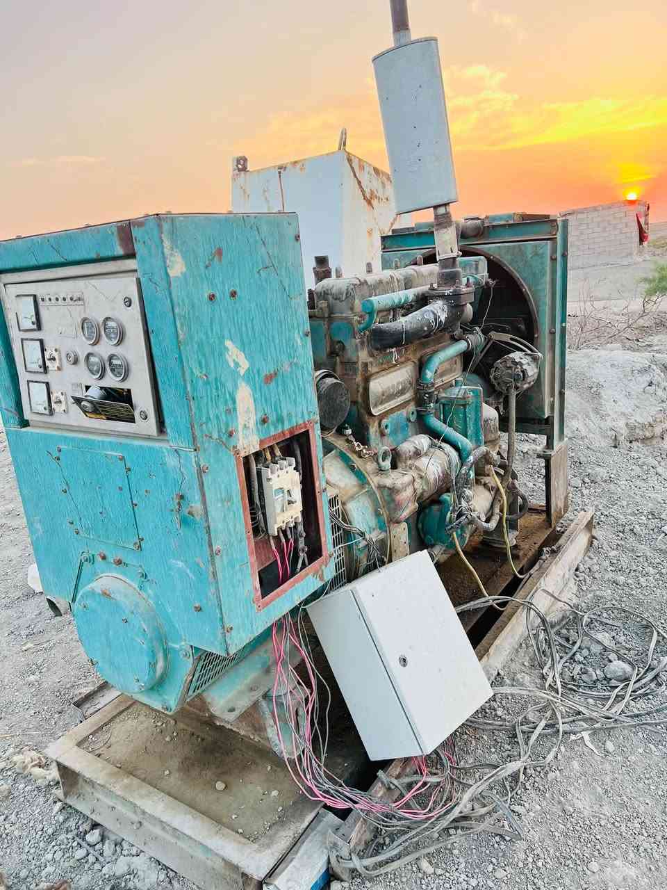 مولدة • كمنز ايطالي • ٤ سلندر