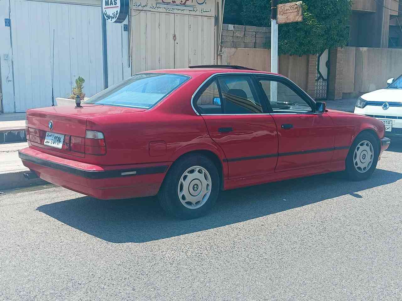 السلام عليكم BMW
بي ام للبيع 525موديل 1990 لون احمر  صبغ عام جمالية طخم تايات جدد كشنات جلد جدد مثل ماموضح بل صور  السعر 45بيها مجال مكان موصل حي العربي للتواصل ***********
