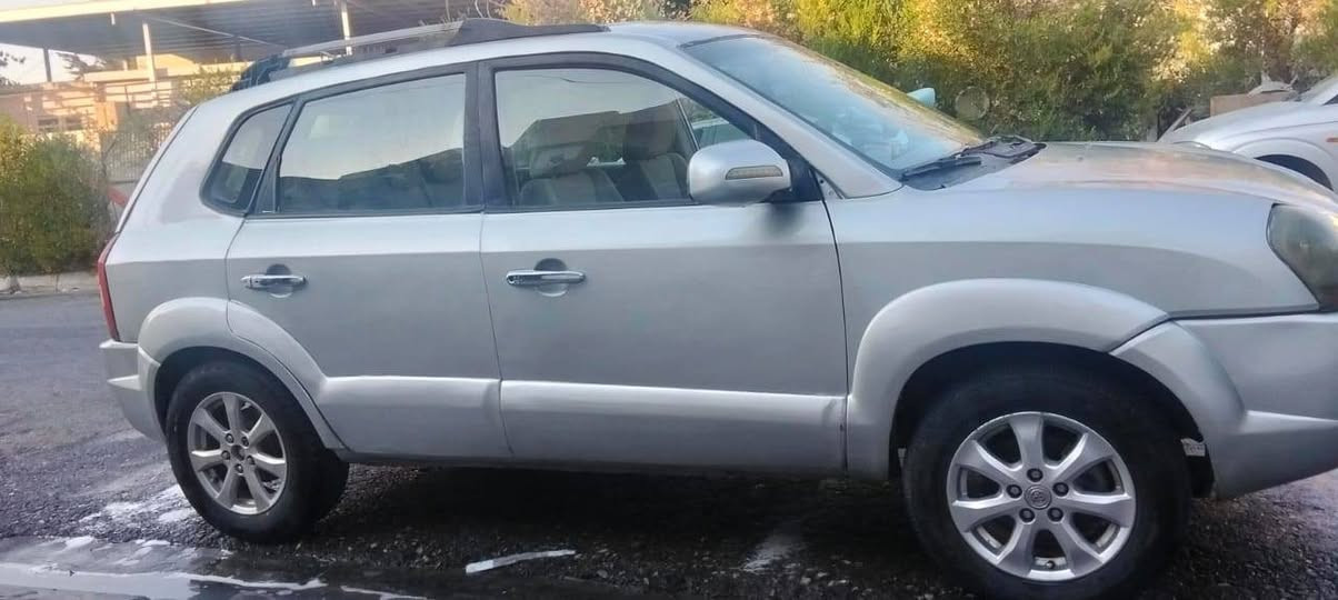 هیوندای تۆکسۆن مۆدێل 2009گێر تۆماتیک تەبرید جام کارەبایی قومل مەرکەزی  غازو بەنزین غازی تورکی لەسەره سبوغ عامە  گیرومەکینەو بەناوکردن و وەکالە بەشەرتە بەناوی خۆمانە تازە سەنەوی بەسەر چووە 
ژ.م. *********** أربيل, العراق
