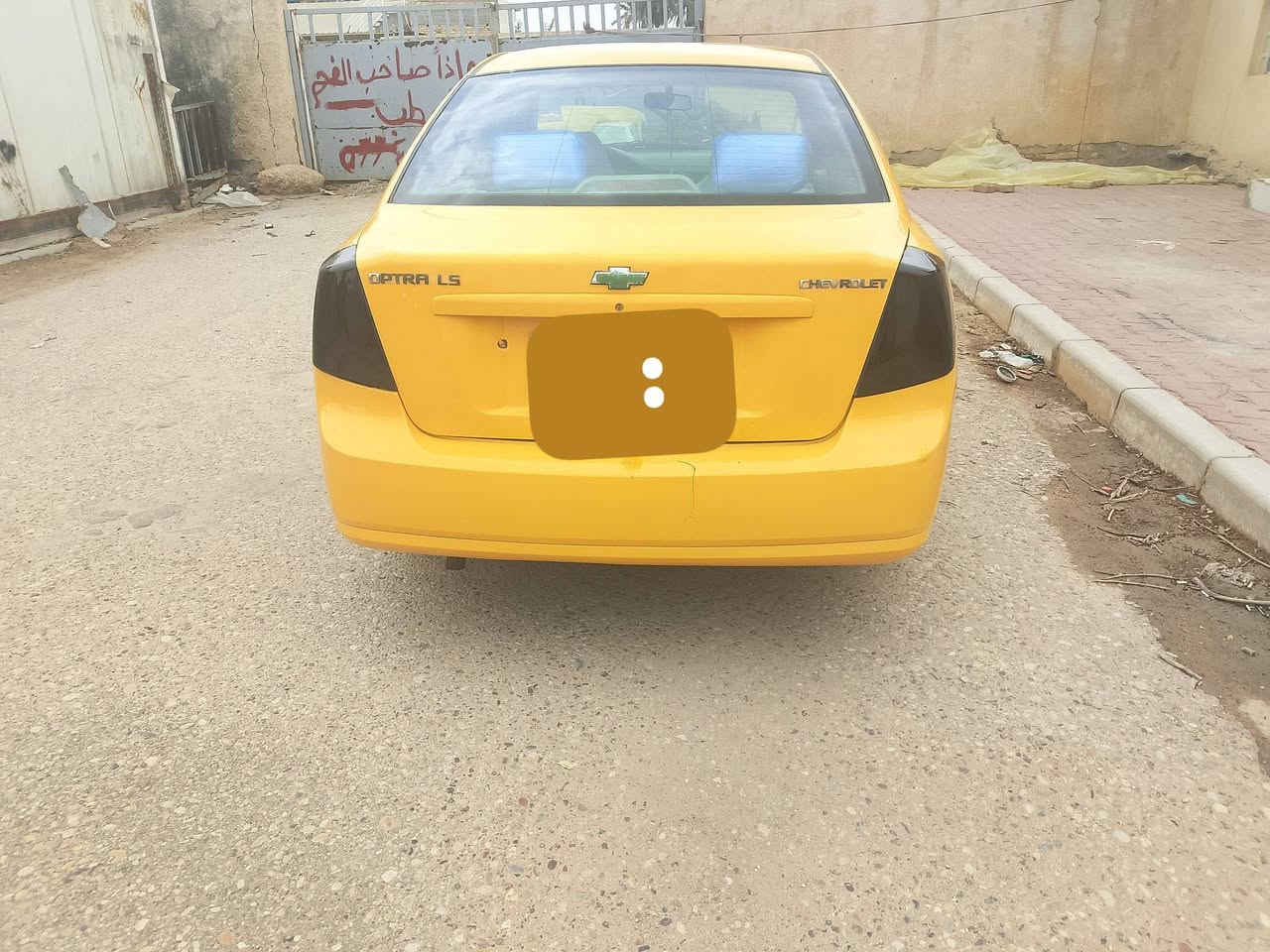 سياره وبتره كامله المواصفات الرقم صدامي  الفين وثنعش مراوس عادي حته الو دوات حسب القناعه والسعر مال سياره 33 وبيه مجال الرقم ***********
