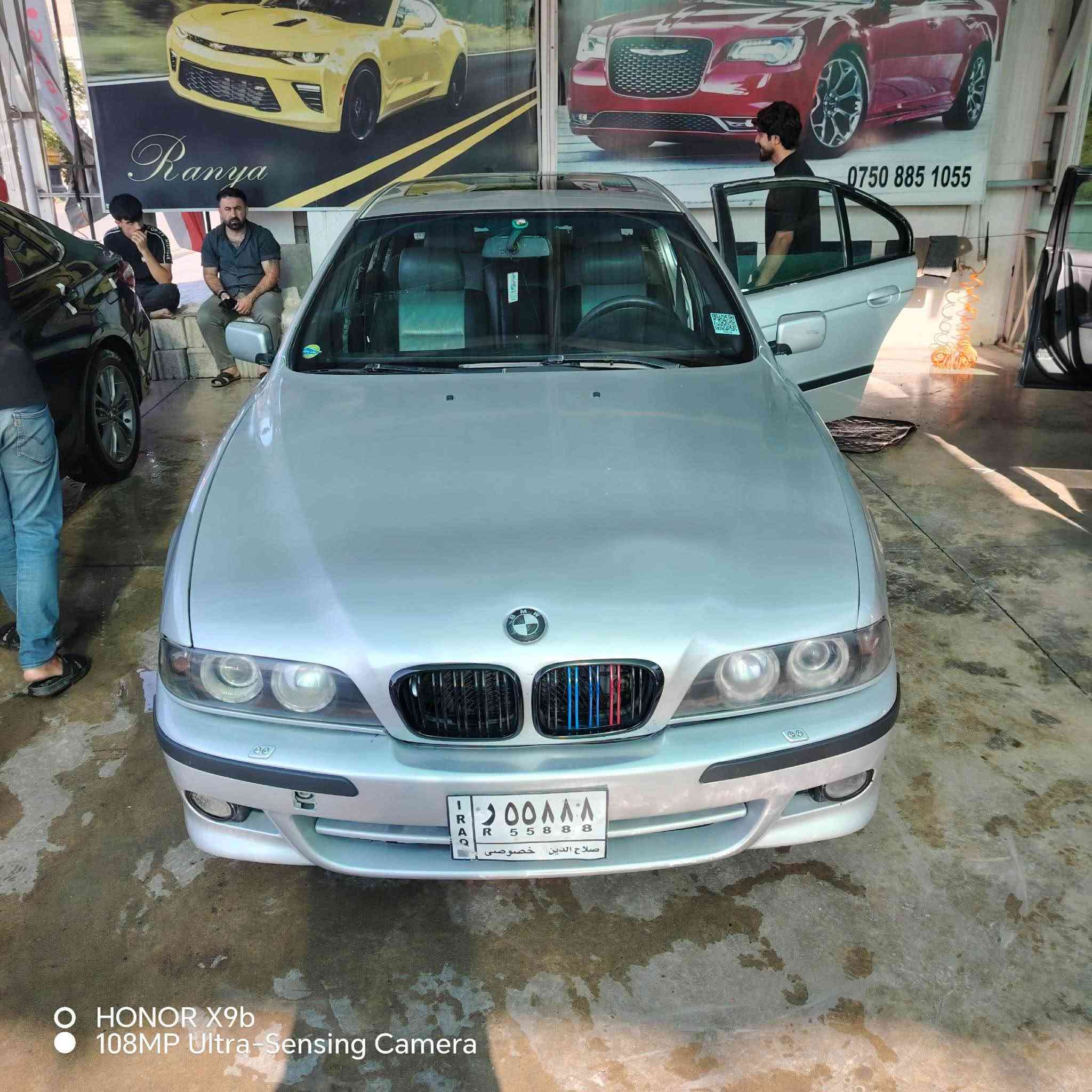 سەرەتا بەناوی خوا 
‏(Bmw) (٥٢٨i) 
مۆدێل ١٩٩٩ 
سەیارەکە ساغە براوە نیە 
دەبڵ دیجیتاڵە 
سڵایت 
چوار جام ئەوتۆ 
سوکان ڤۆلیۆم 
شاشە ئایپاد  
تەبرید مەرکەزی 
فۆرمیکا 
ئاوێنە هیتەر 
سەیارەکە ساغە کۆد و بارکۆدی بۆ کراوە بێ مشکیلە بە ناوی خۆمە .بۆیاغی نیە دەعمی نیە چاڵ و شوختی نیە .فول فولە .گێر و مەکینەی بەشەرت بێ عەیب .ماڵی دۆستە ..سعری ٤٦ گەڵاو مەجالێکی برایانە مشتەری وەرە سەیری کە  لە خزمەت دام 
شوێن رانیە 
*********** Singapore
