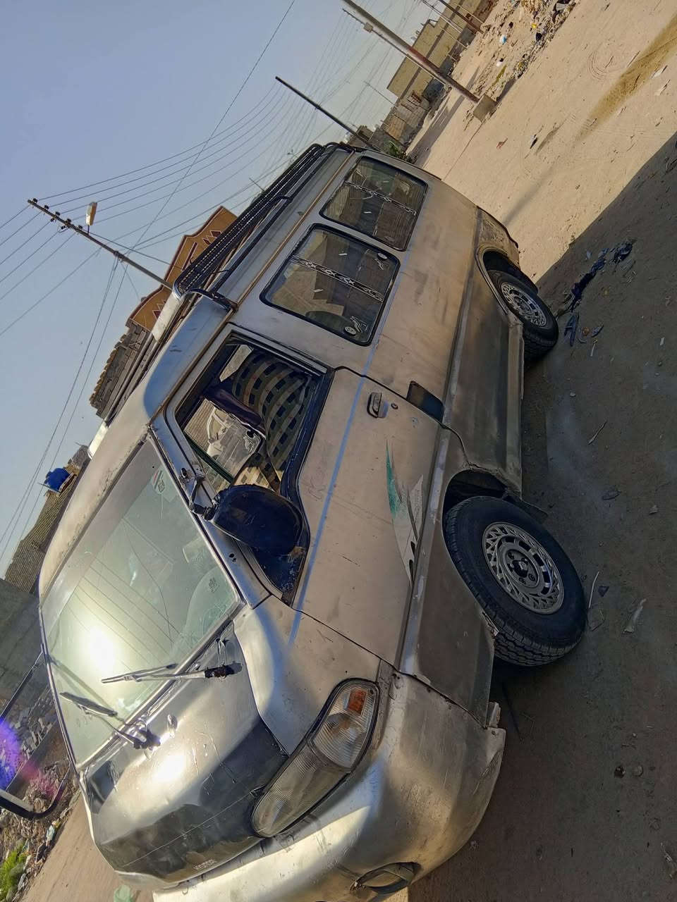 السلام عليكم كيه هونده مديل 94محرك ونجي بيه ضعف حداديه جديده طخم تاير جديد بلاديه السياره بدون لا صبغ ولا نعجون بيه خاسات بسيط شواصي مكفوله سنويه ل28صاحبه موجود لمراوس بتكسي مكاني ذي قار سوق الشيوخ ***********
