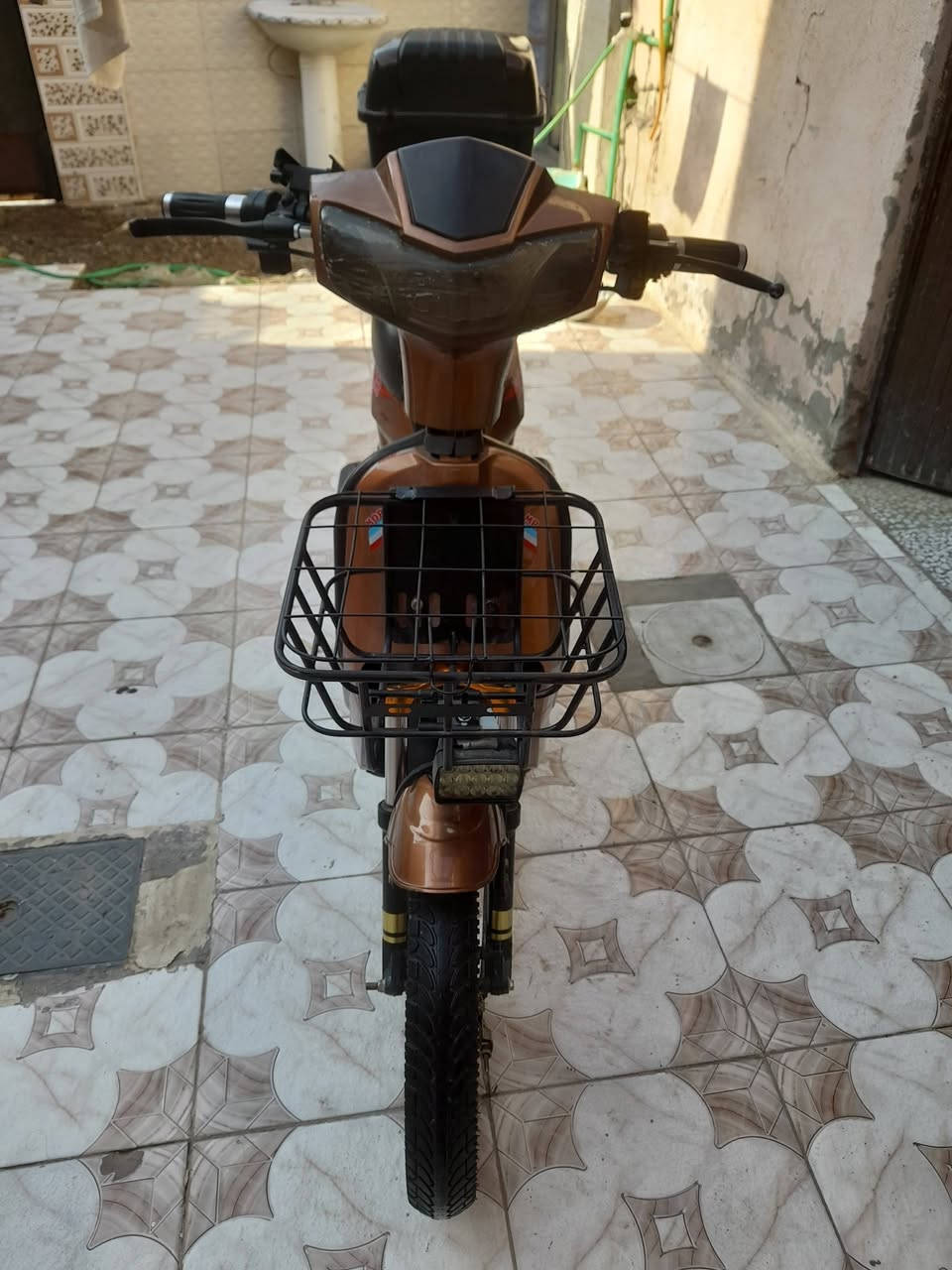 دراجه شحن جديده للبيع السعر 600ألف دينار عراقي وللشراي يدلل علينه يجي وحنه بخدمته العنوان نجف كوفه ناحيه الحريه الأستفسار أكثر الأتصال على الرقم ***********
