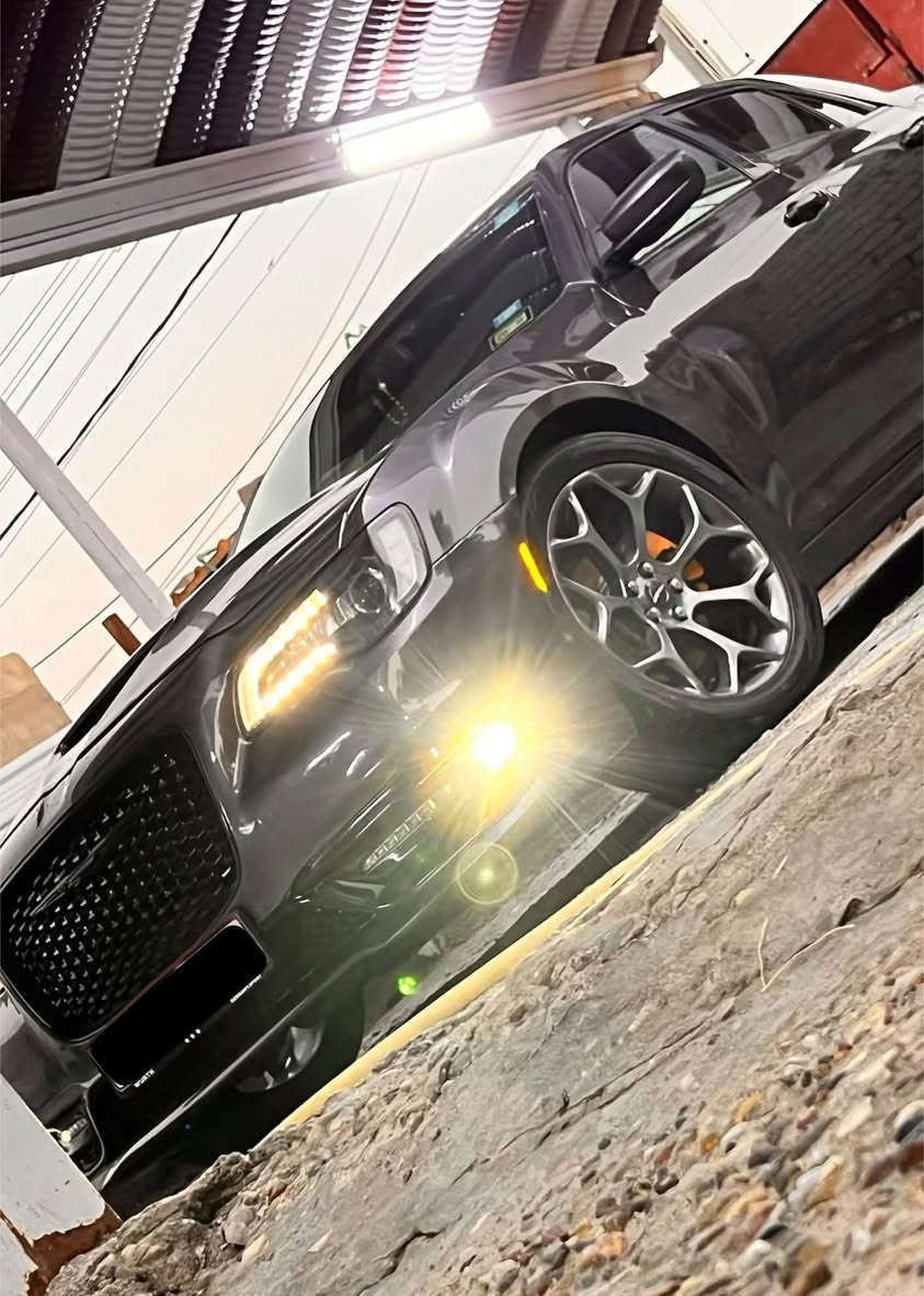 كلايسير اوباما ٢٠١٨ فول مواصفات وارد كندي 
كصه جنطه متؤمة
السيارة جديدة بمعنى الكلمة 
مكينه ٣٦٠٠
داخل جلد اسود
فتحة سقف 
شاشة وعدادات srtمحدثة دعاميه وبنيد فويزرات كزوز رياضي 
كير مكنية حدادة تبريد تخم تاير مكفولة 
مكاني البصرة
الشراي ￼يتصل ***********

