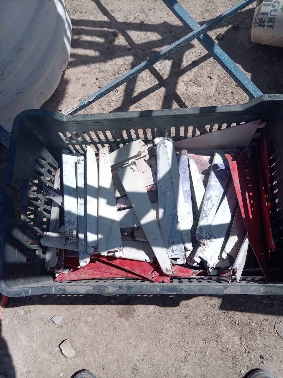السلام عليكم رفوف مستخدمات العدد ٤٦رف كاملات هنه وملحقاتهن العنوان الكوت النواب الضباط اتصل وبيك خير وتدلل ***********
