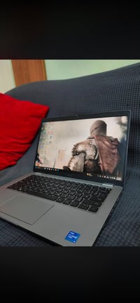 لابتوب للبيع  hpمن نوع  المواصفات:  -معالج Intel Core i5-1145G7 (الجيل...