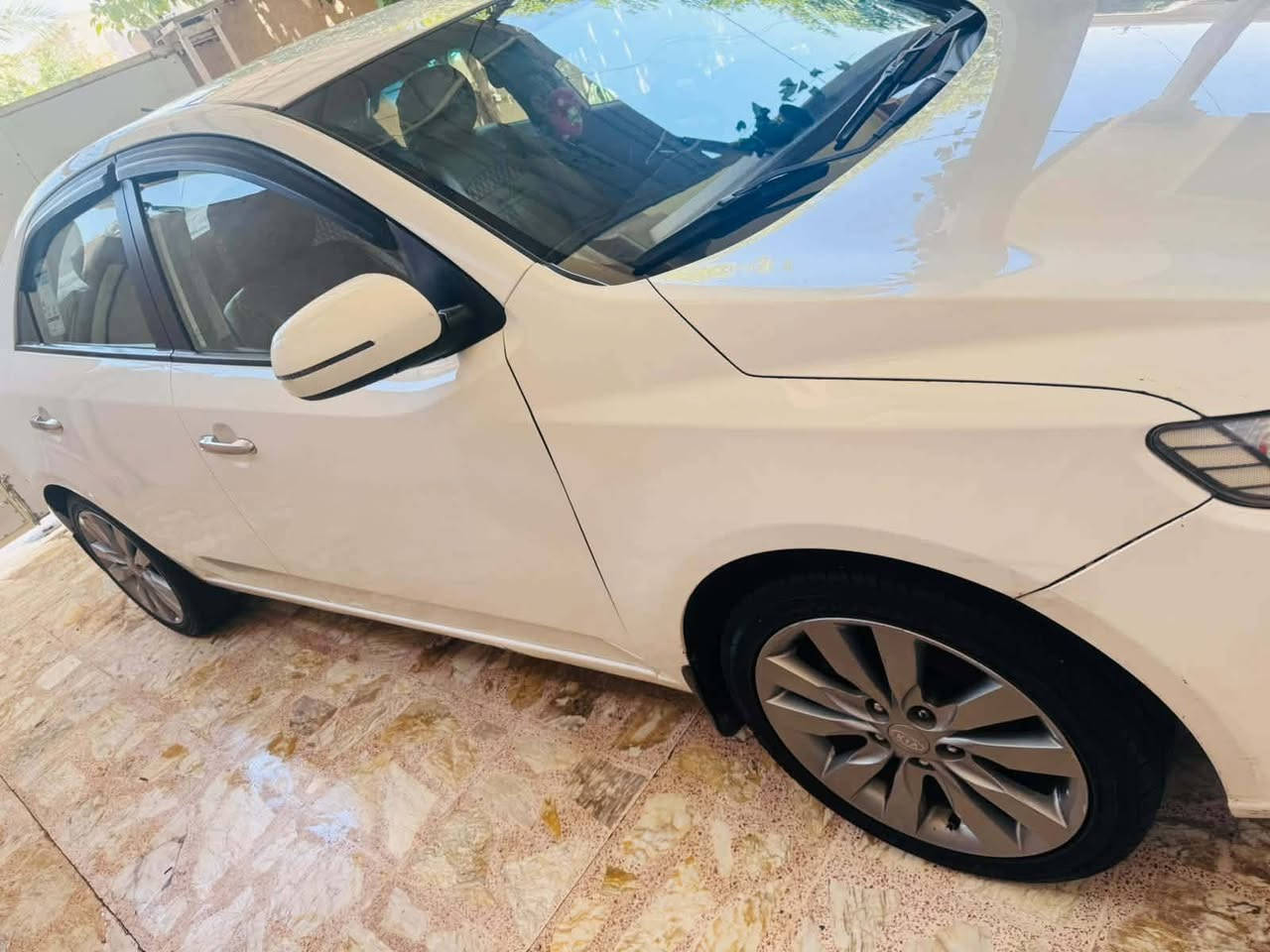 سلام عليكم كيا سيراتو موديل ٢٠١٢ 

وراد خليجي رقم سلمانيه دولي 

سنوية ال ٢٧ شرط التحويل 

مكانيك جاهز  سياره فول ماعدا 

الفتحه والبصمه السعر  ٩٨ بيها مجال بسيط 

الاستفسار ***********مكاني ديالى
