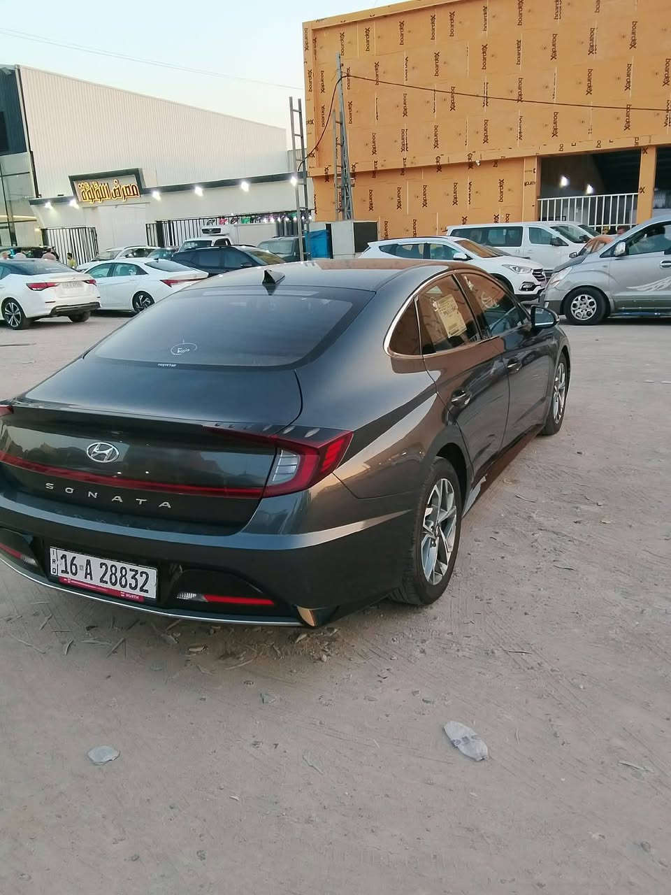 سلام عليكم سوناتا موديل ٢٣رقم قادسيه حره السنويه إلى ٢٠٣٠ سياره فول مواصفات رياضيه تحويل ثاني يوم  بس اجاملغ امامي مصبوق بكوريا والباقي كفاله عامه للاستفسار على الرقم*********** مكان السيارة البصرة السعر170 بيها مجال قليل

