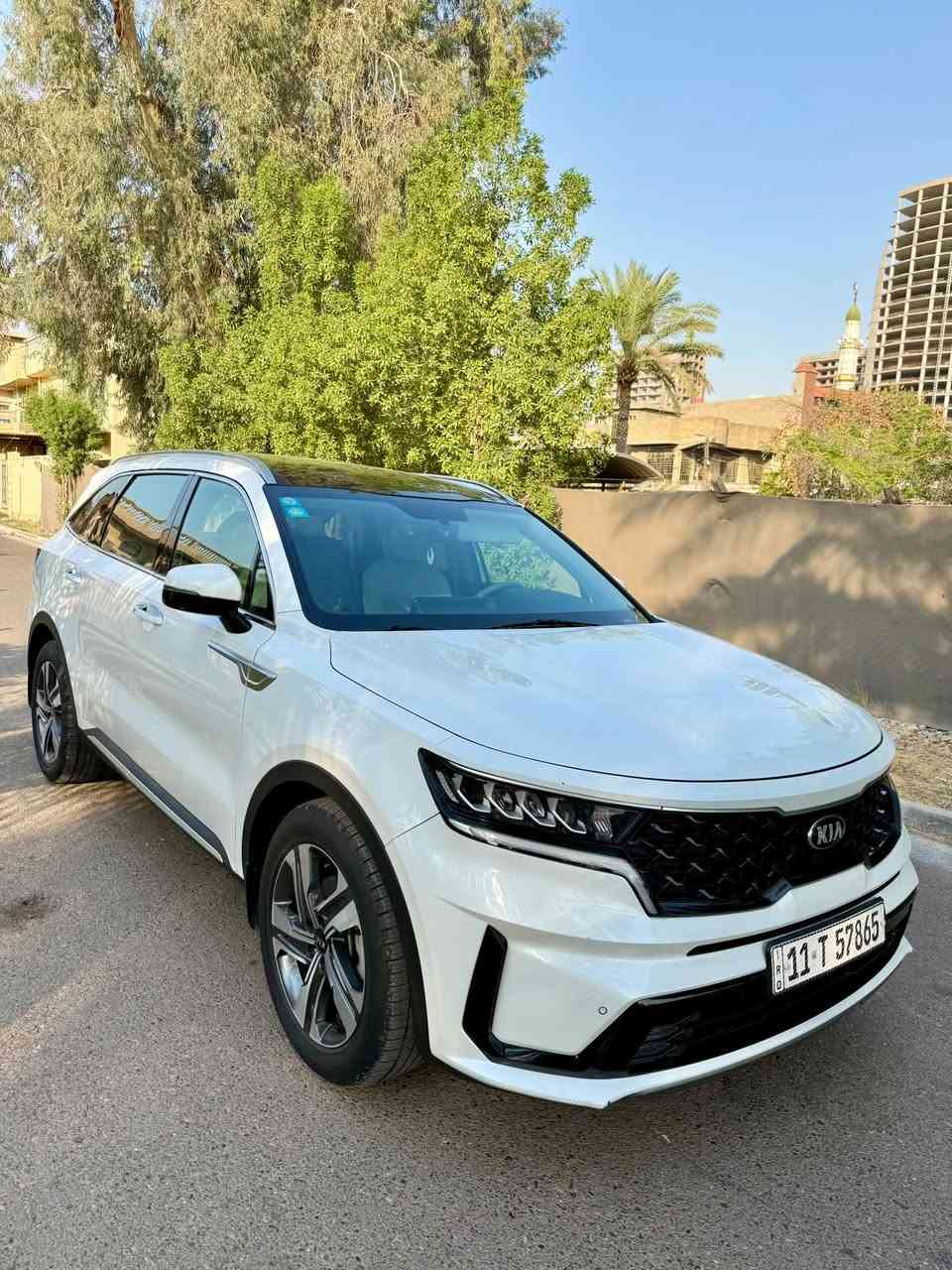 سورنتو  2021 فول للأخير 1/1 اعلى مواصفات مكفولة كفاله عامه  كير مكينه كفاله بيها طخه بسيطه بلدعاميه الخلفيه وبدلتهه وكاله بدون صبغ رقم بغداد بأسمي تحويل ثاني يوم 
ماشية 60 km 
*فور ويل
*6 سلندر
*بانوراما
*لد نهاري امامي
*كير ماوس
*هاند بريك دكمة
*الاضواء الداخلية لدات لمس
*ترحيب عند الاقتراب
*أربع كاميرات 
*حساس امامي خلفي
*قيادة ذاتية
*كشنات جلد
*كشنات كهرباء
*اربع وضعيات قيادة
*مخارج شحن كل الكشنات
*5ويل
*7راكب
*بصمة تشغيل وابواب 
*شاحن لاسلكي
*تشغيل عن بعد 
*نظام الملاحة 
*شاشة كبيرة أصلية 
*4 دسك
*فتح صندوق كهرباء
*لايت زنون 3عدسات LED
*بگ لايت LED
*قبضات ابواب المنيوم
*ماسحة خلفية
*شاشة Apple car play
*كاميرا خلفية دوارة وي الستيرن
*ميموري
*مثبت سرعة 
*نظام نزول المنحدرات 
*ويل كب حجم 19
*لد داخلي بلادي الوان متغيرة
*تبريد لمس
*بصمتين وياها
*اوتو هولد وباقي المواصفات معروفه 
‎ السعر 238
للاستفسار التواصل واتساب وخط متوفر ممتواجد عل فيس
جميع التفاصيل مذكورة رجاءً فقط الجاد بالشراء يتصل 
***********
مكان السيارة بغداد الغزالية
