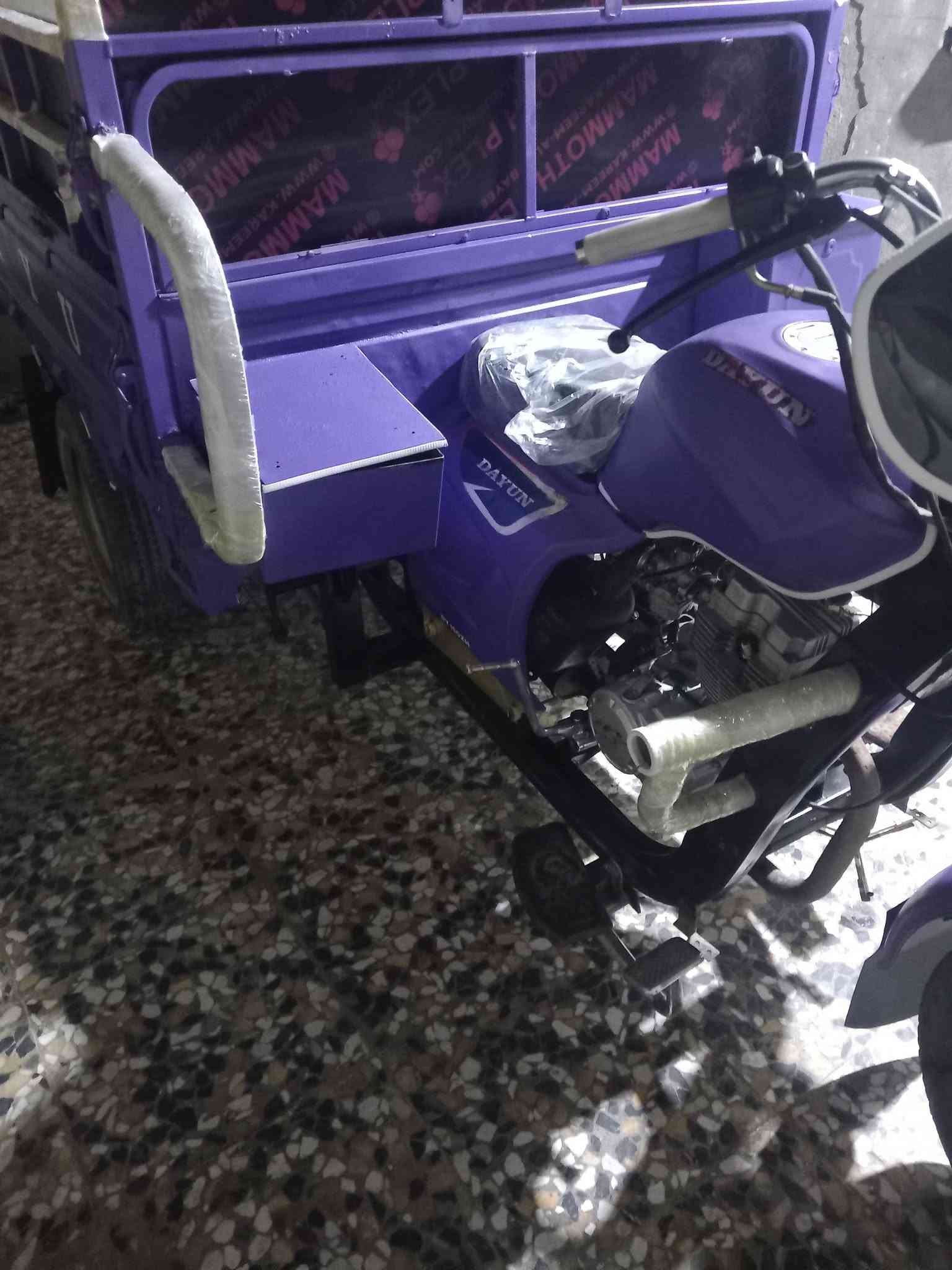 ستوته للبيع داي وان موديل 20
بغداد زعفرانيه  السعر مليون و600 وبيه مجال حك الجيه 
*********** بي واتساب

