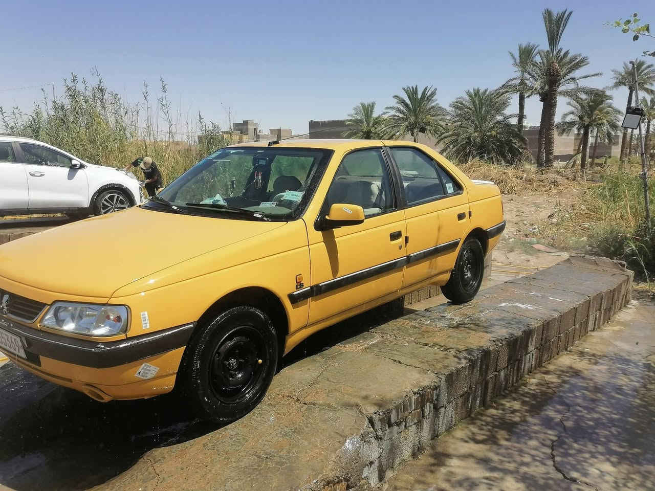 شرط الكفاله والنظافة
بيجو 405 موديل 15 
كفالة عامة 
مبدل كير ومكينة 
وتخم تاير 
جاهزه من كل النواحي 
مداور ثاني يوم 
للاستفسار الاتصال على الرقم 
***********
مكان السياره واسط الموفقيه
