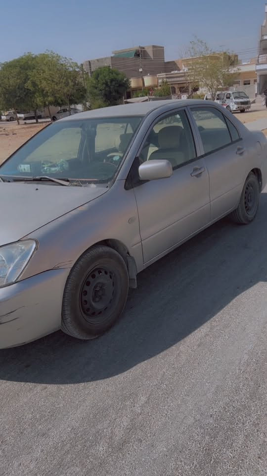 لانسەر ٢٠٠٨
٦ پارچە بۆیاخ
گیڕ و مەکینەی با شەرت 
سەنەوی ٤ مانگە بەسەر غەرامەو شتی نیە 
٦٢ تۆزێ مامەڵە
شوێن کەلار 

***********
